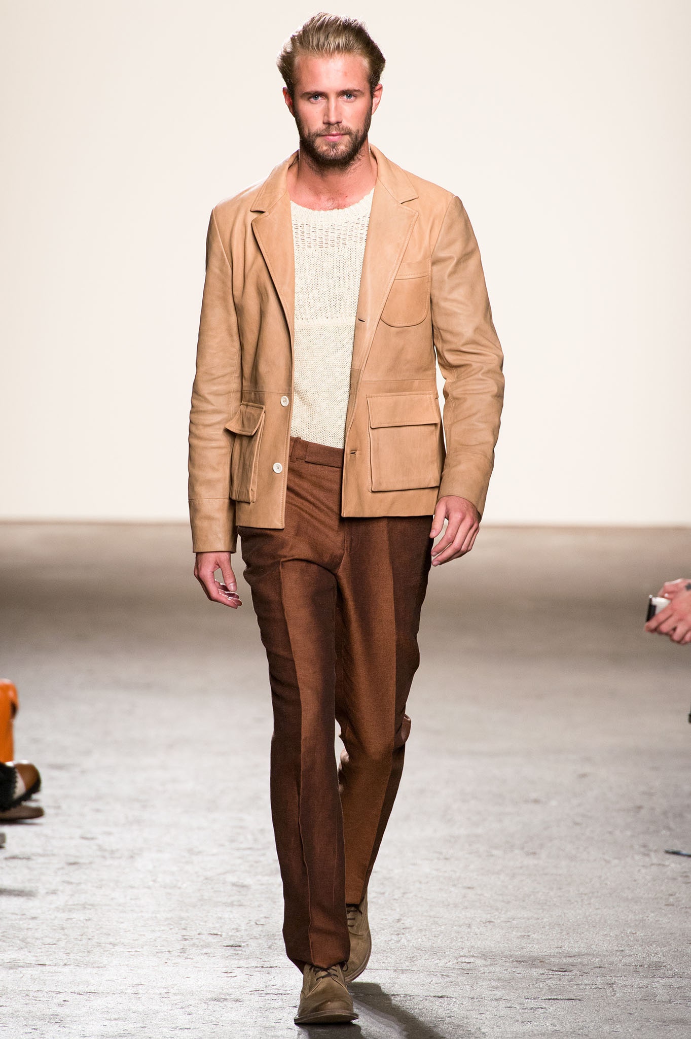 beige leather single-breasted jacket