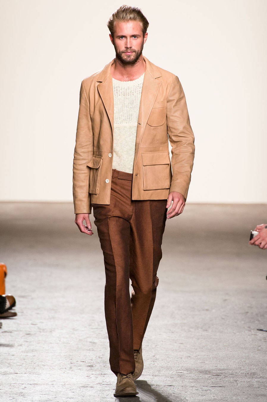 beige leather single-breasted jacket