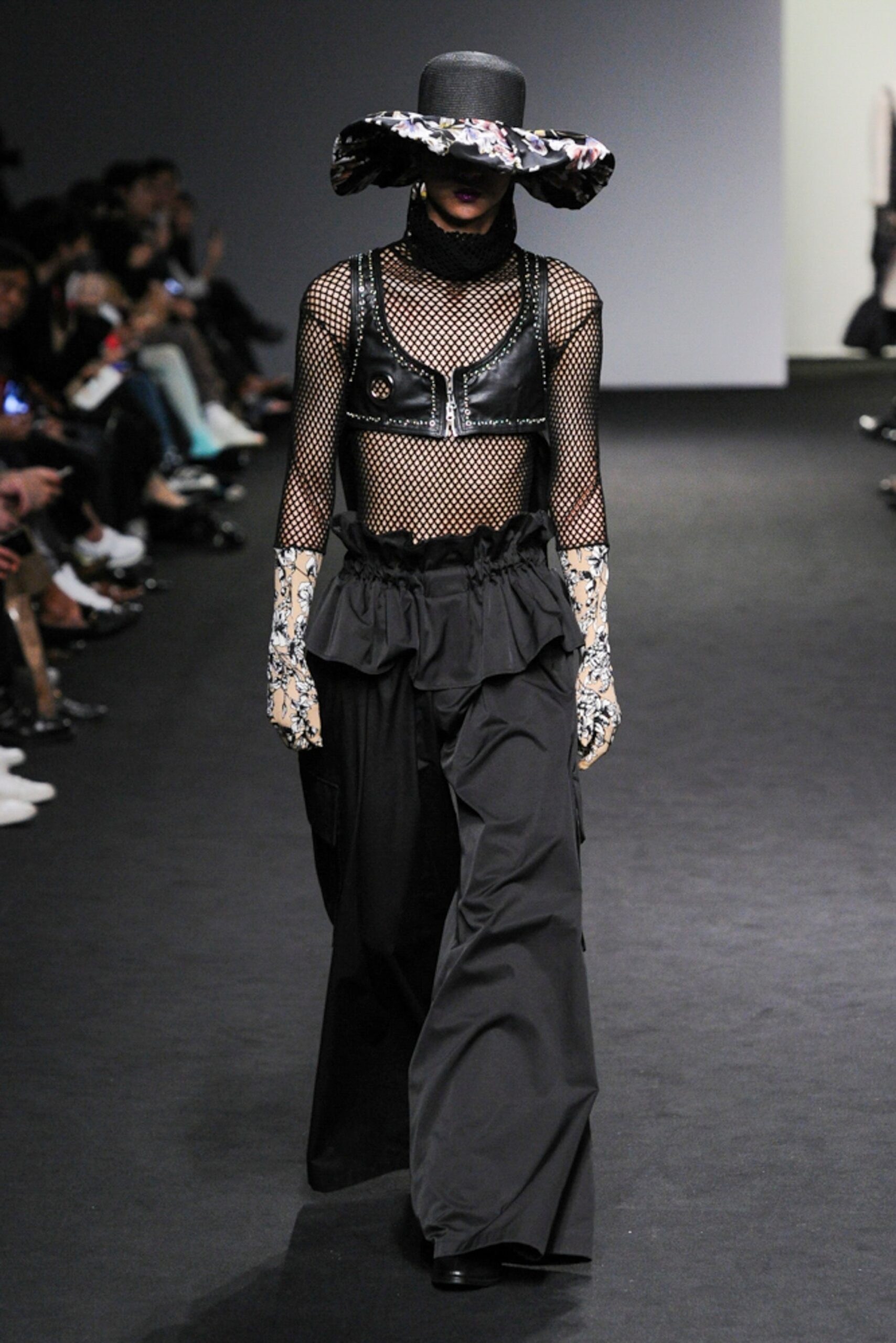 Blindness Seoul F/W 18 Look 129