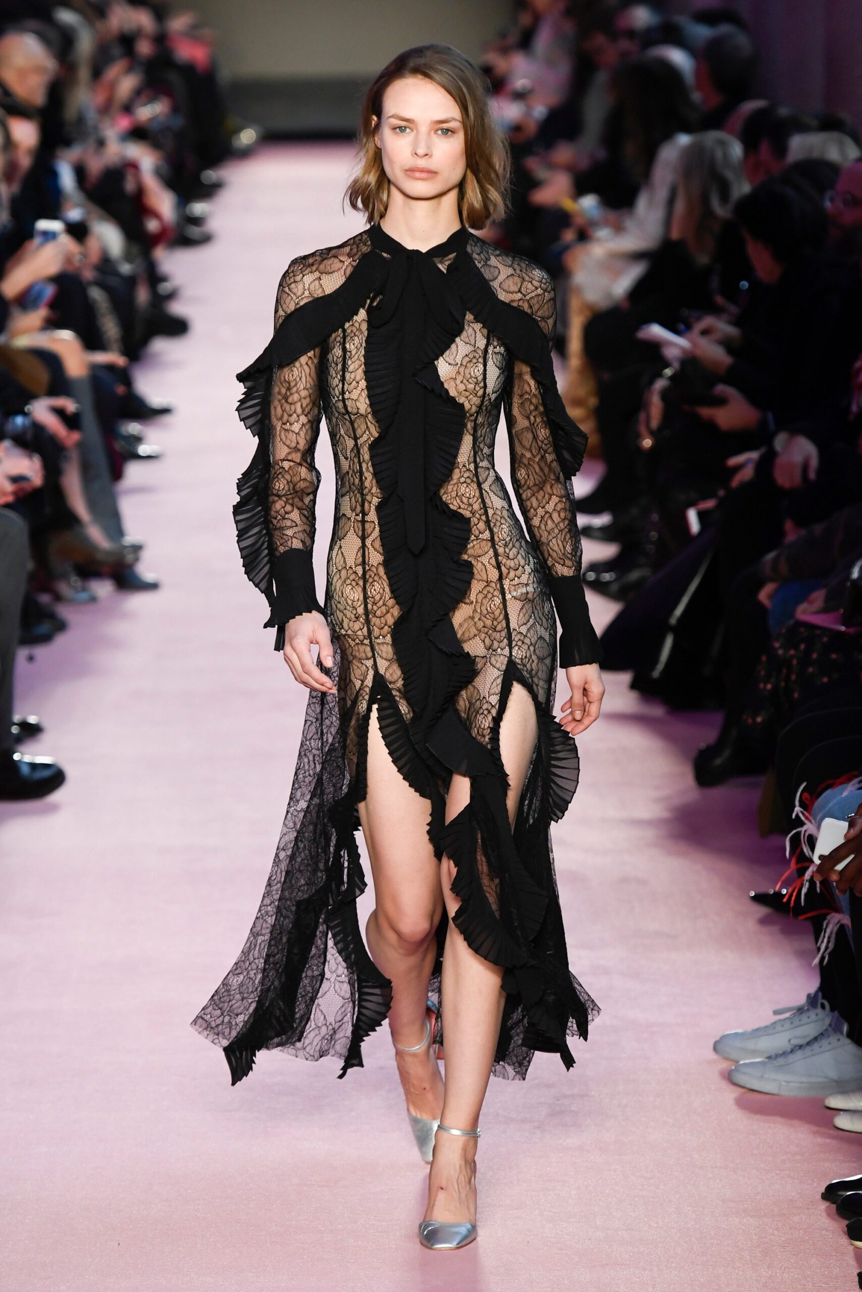 Blumarine F/W 18 Look 389