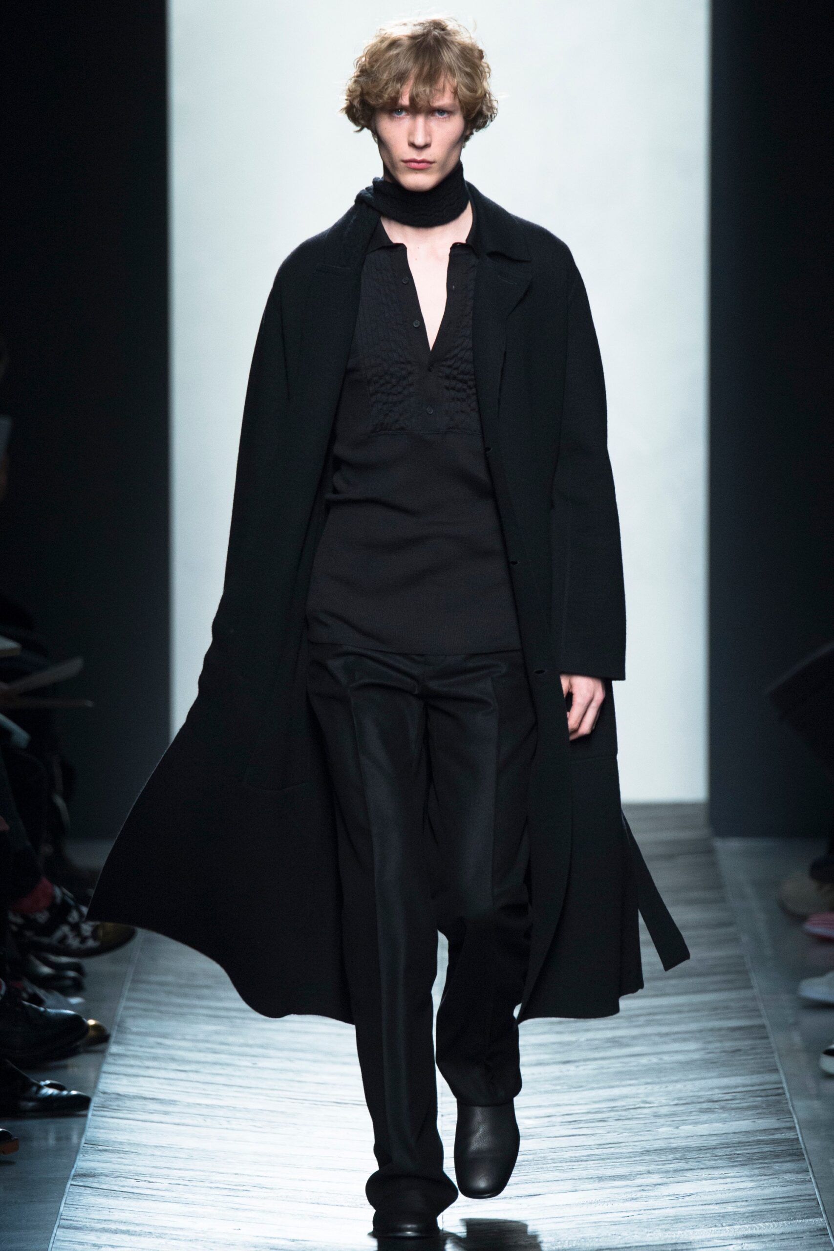 black unknown collared v-neck buttoned ruched textured shirt