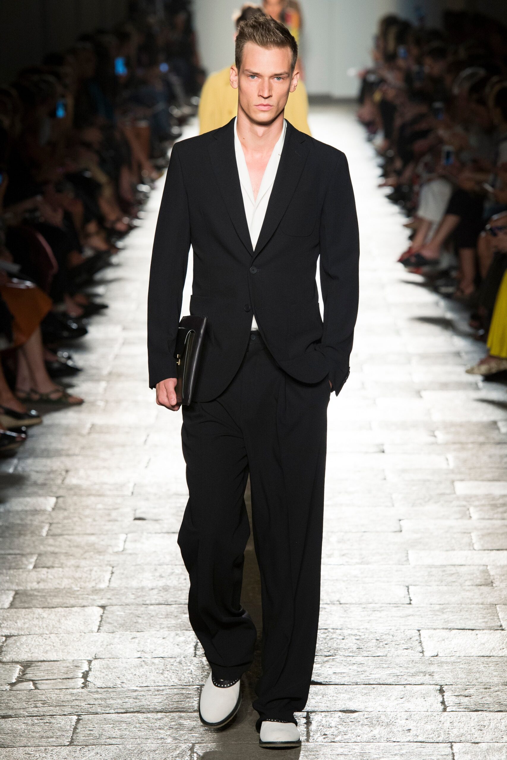 Bottega Veneta S/S 17 Look 476