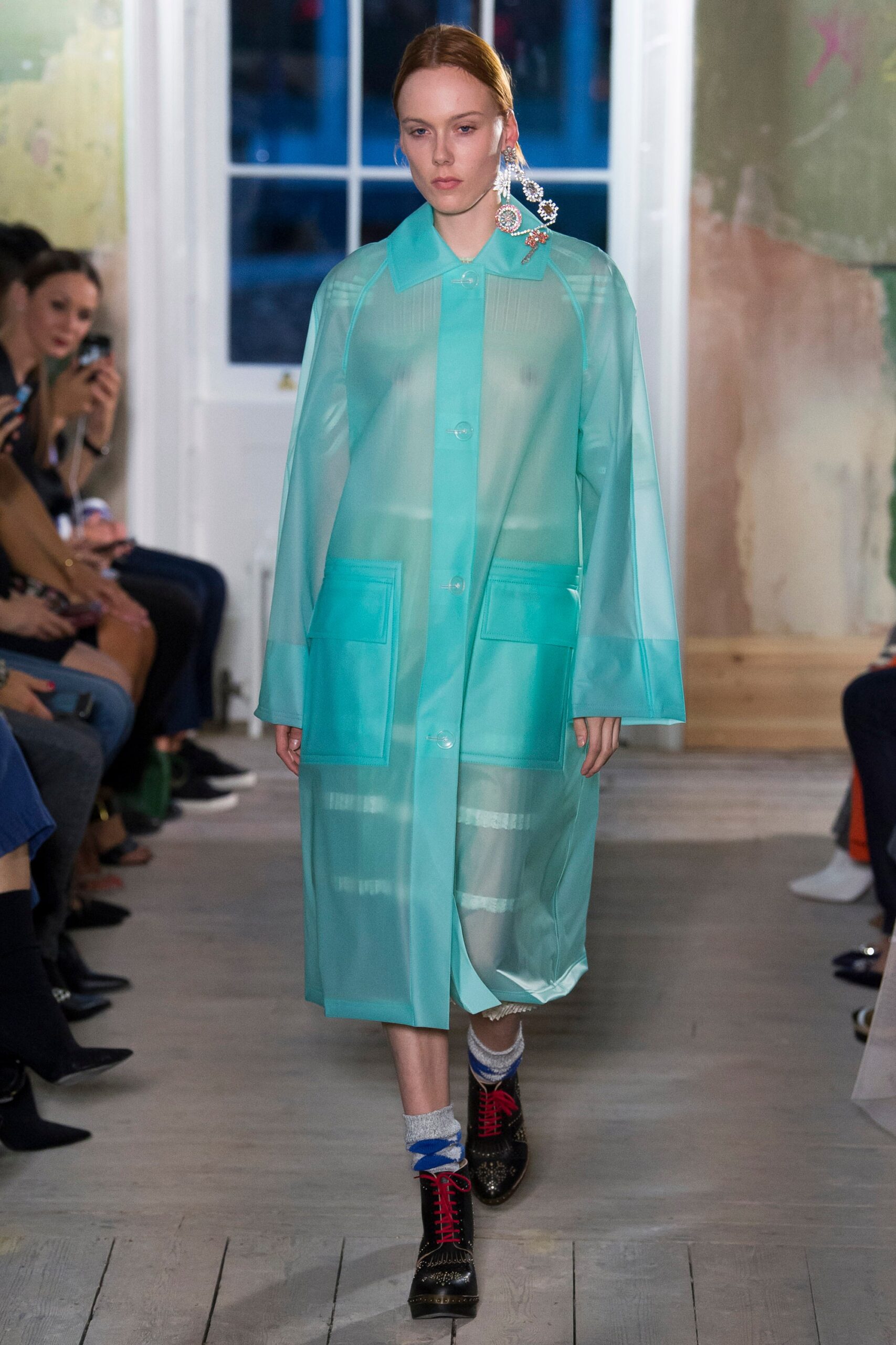 Burberry F/W 17 Look 19