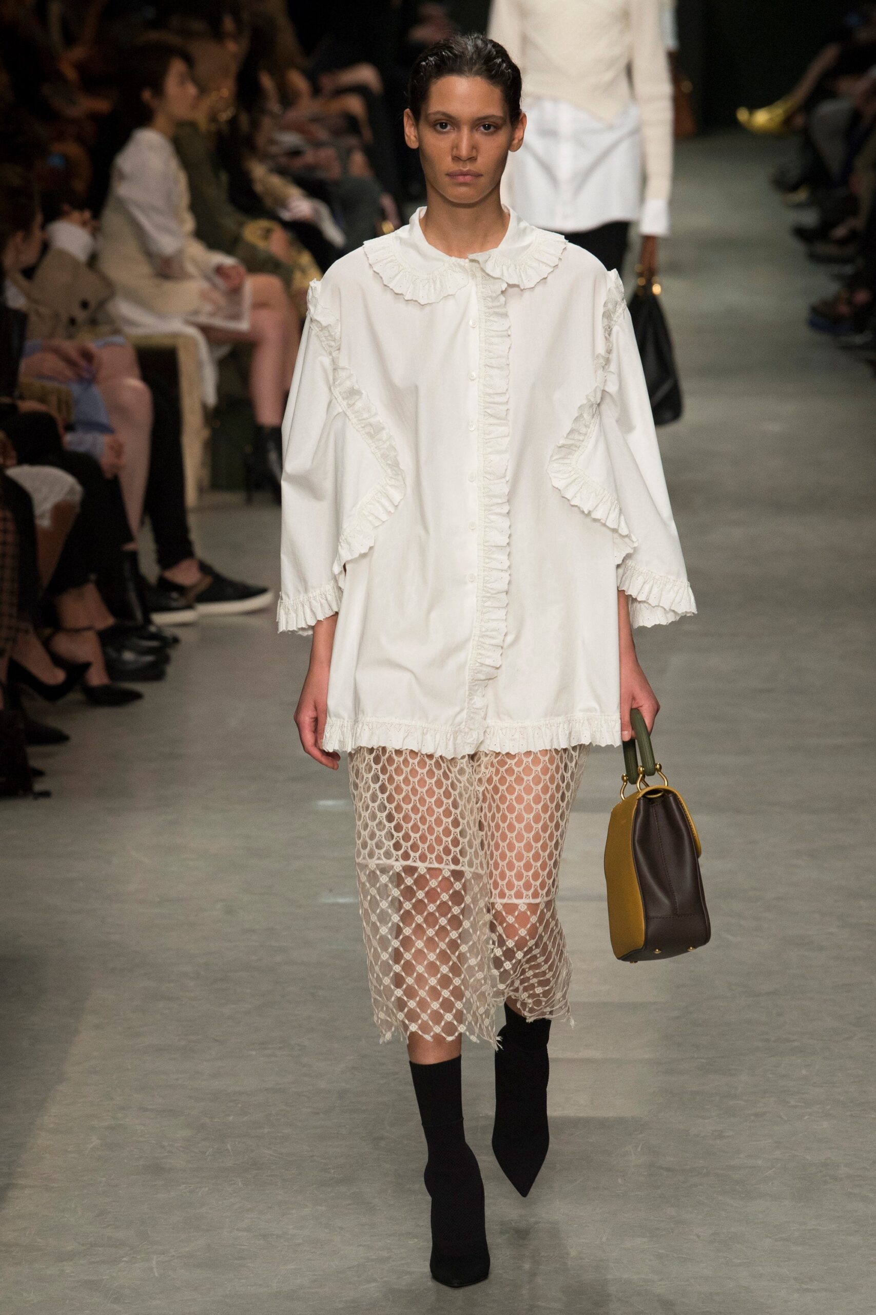 Burberry S/S 17 Look 40