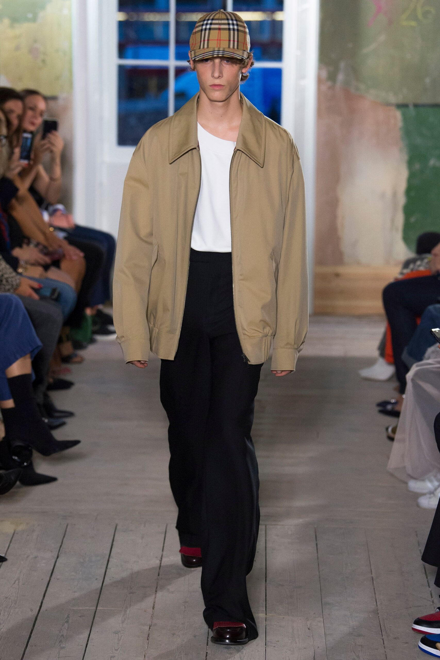 Burberry F/W 17 Look 46