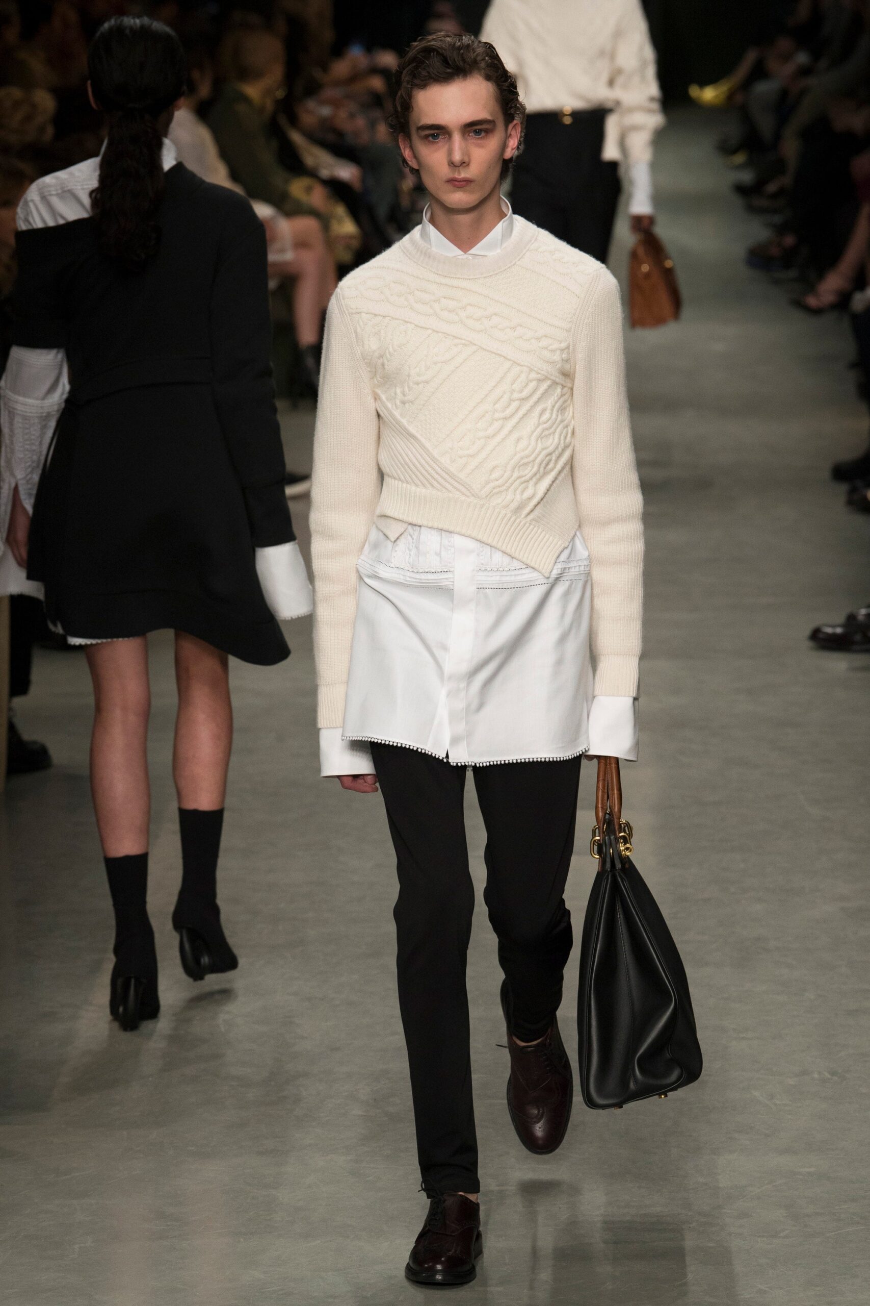 Burberry S/S 17 Look 43