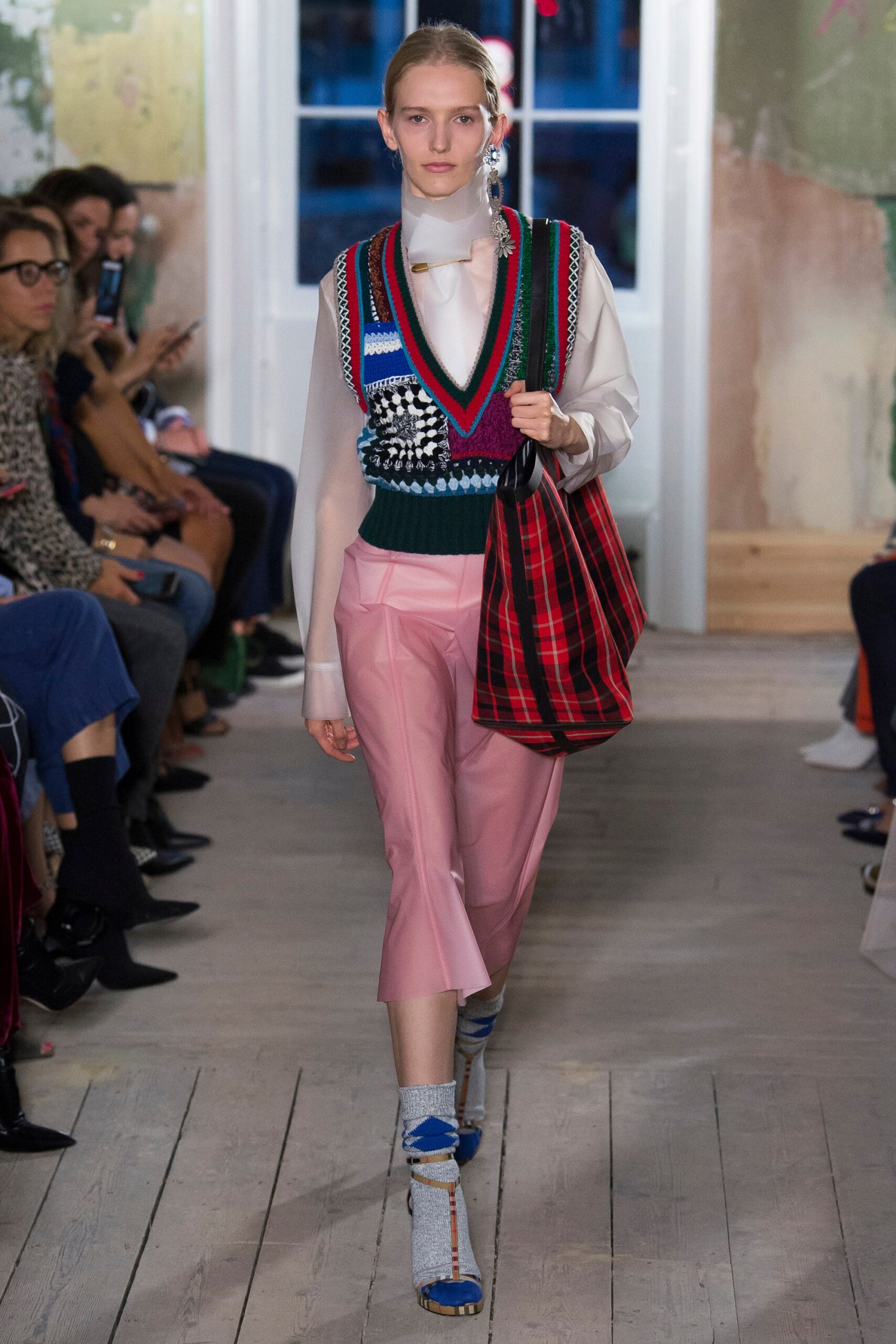 Burberry F/W 17 Look 58