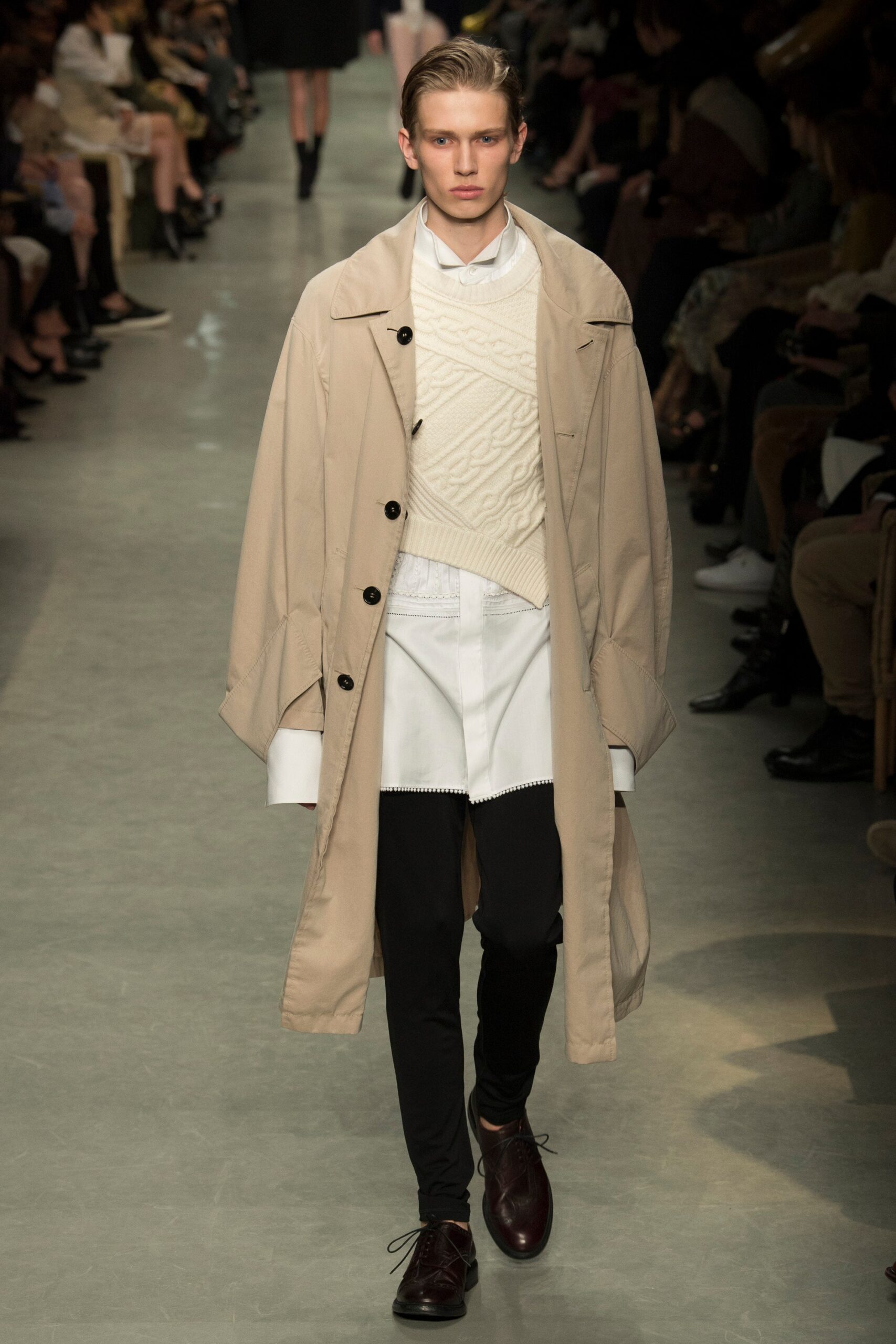 Burberry S/S 17 Look 91