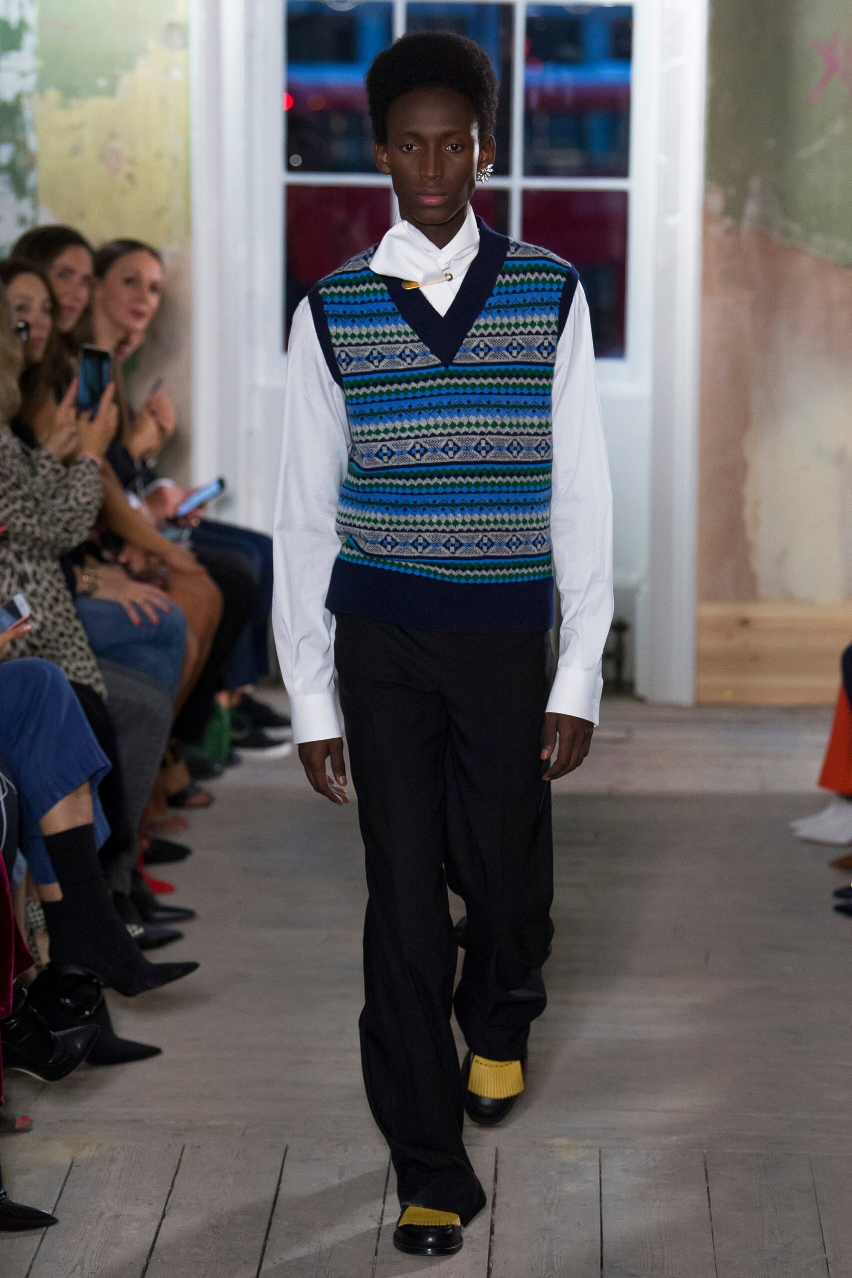 Burberry F/W 17 Look 146