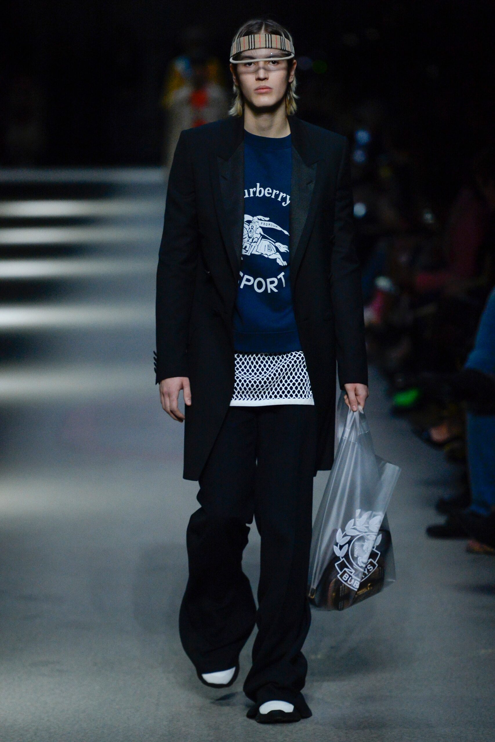 Burberry F/W 18 Look 180