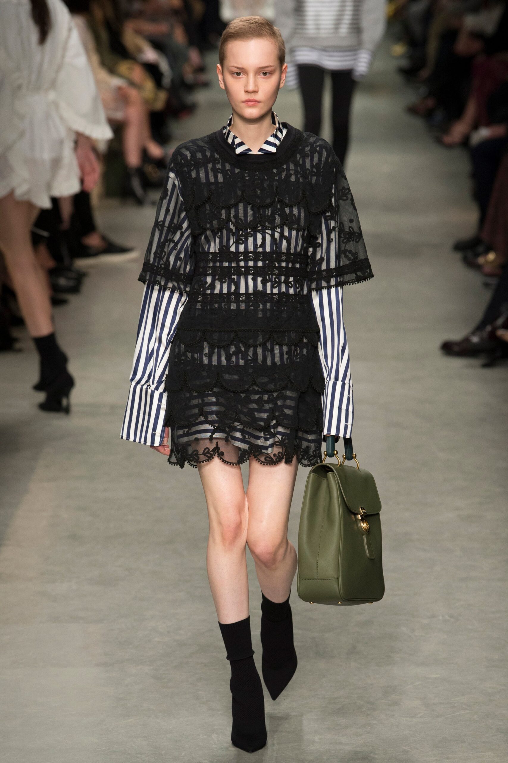 Burberry S/S 17 Look 158