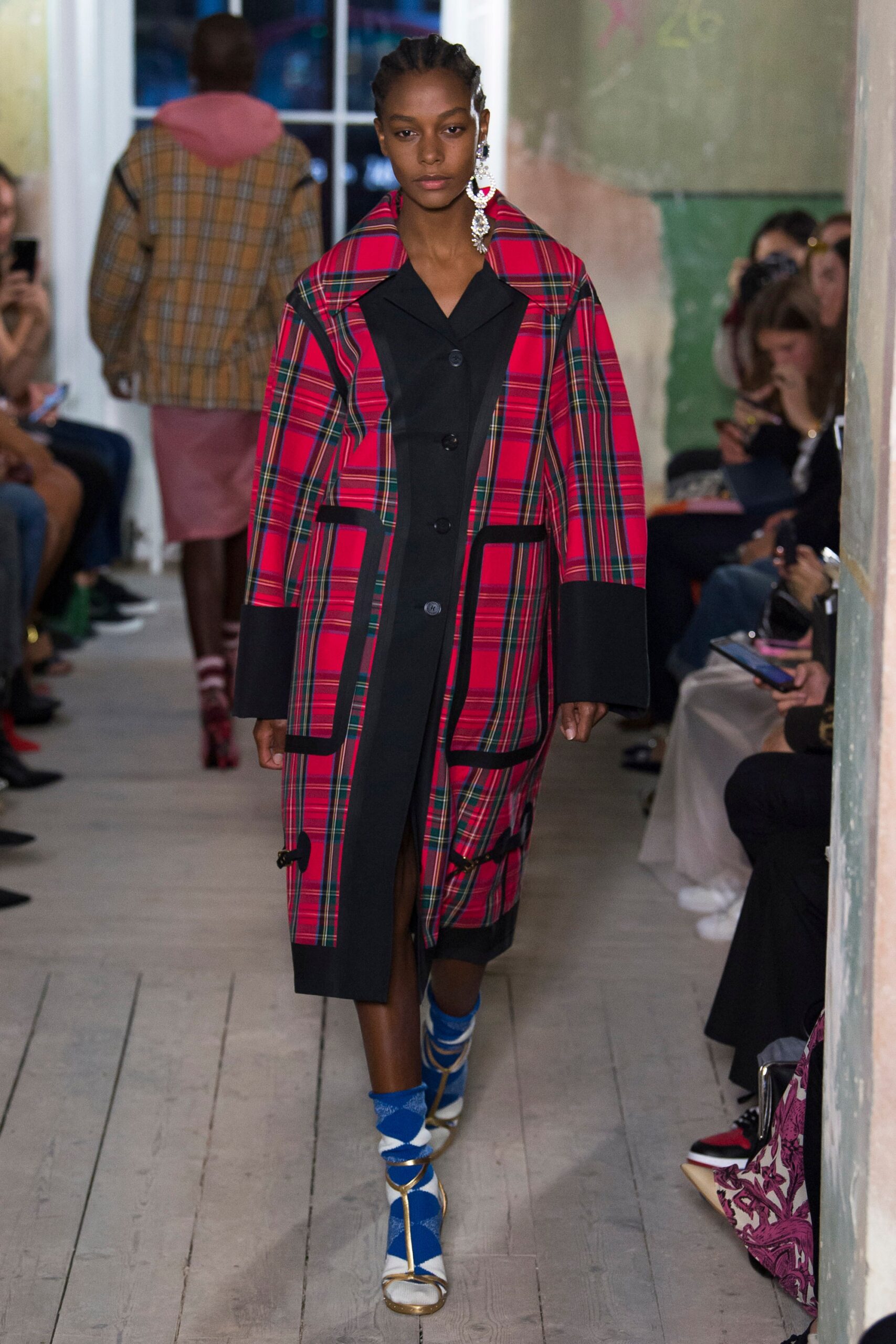 Burberry F/W 17 Look 217