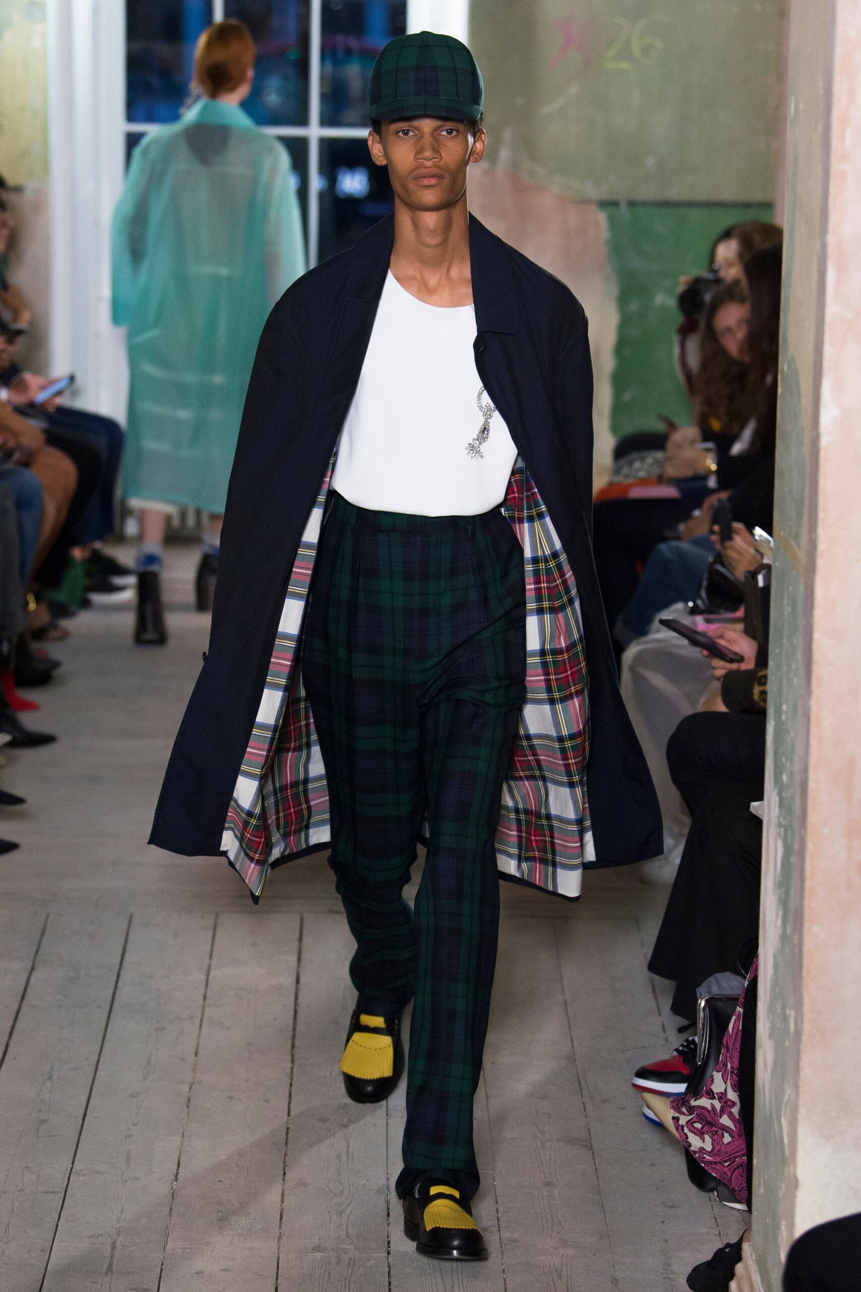 Burberry F/W 17 Look 222
