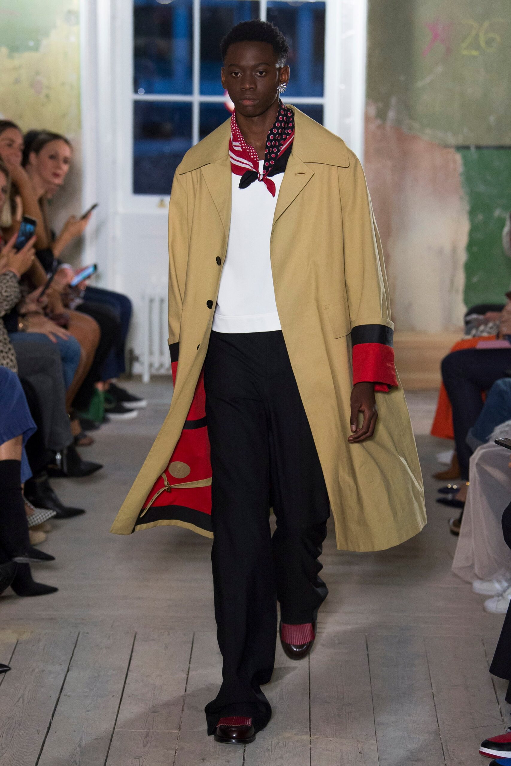 Burberry F/W 17 Look 261