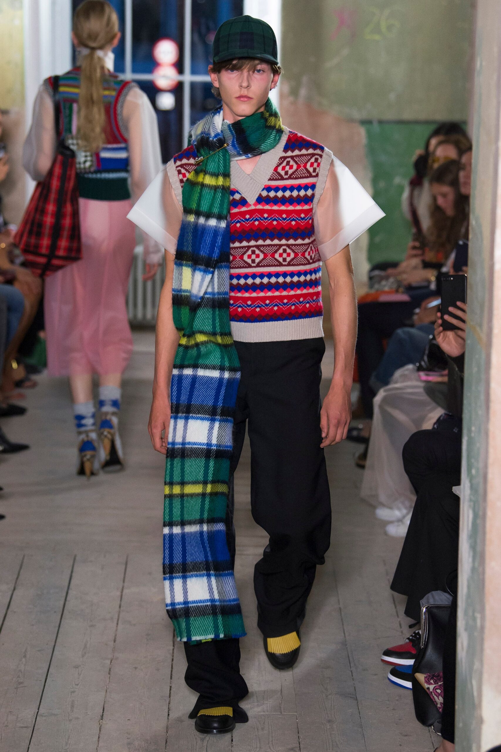 Burberry F/W 17 Look 272