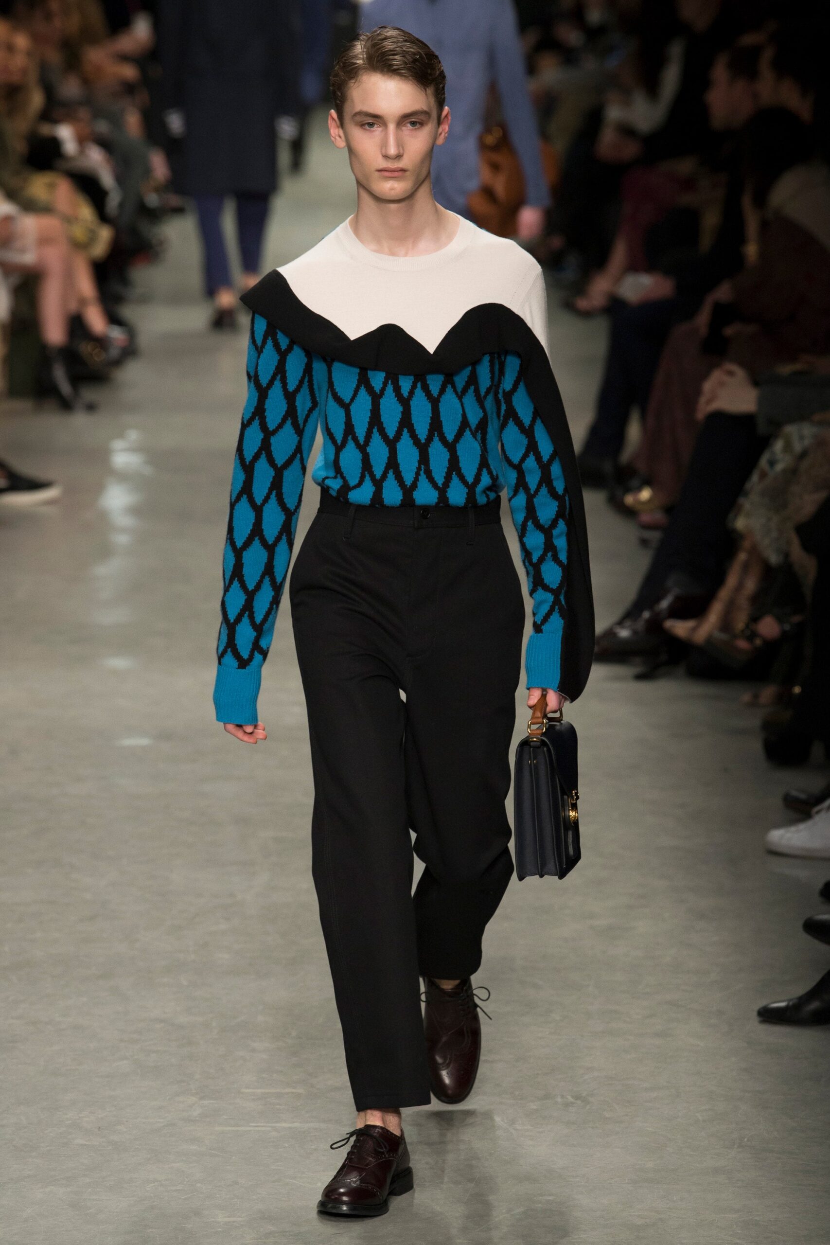 Burberry S/S 17 Look 313