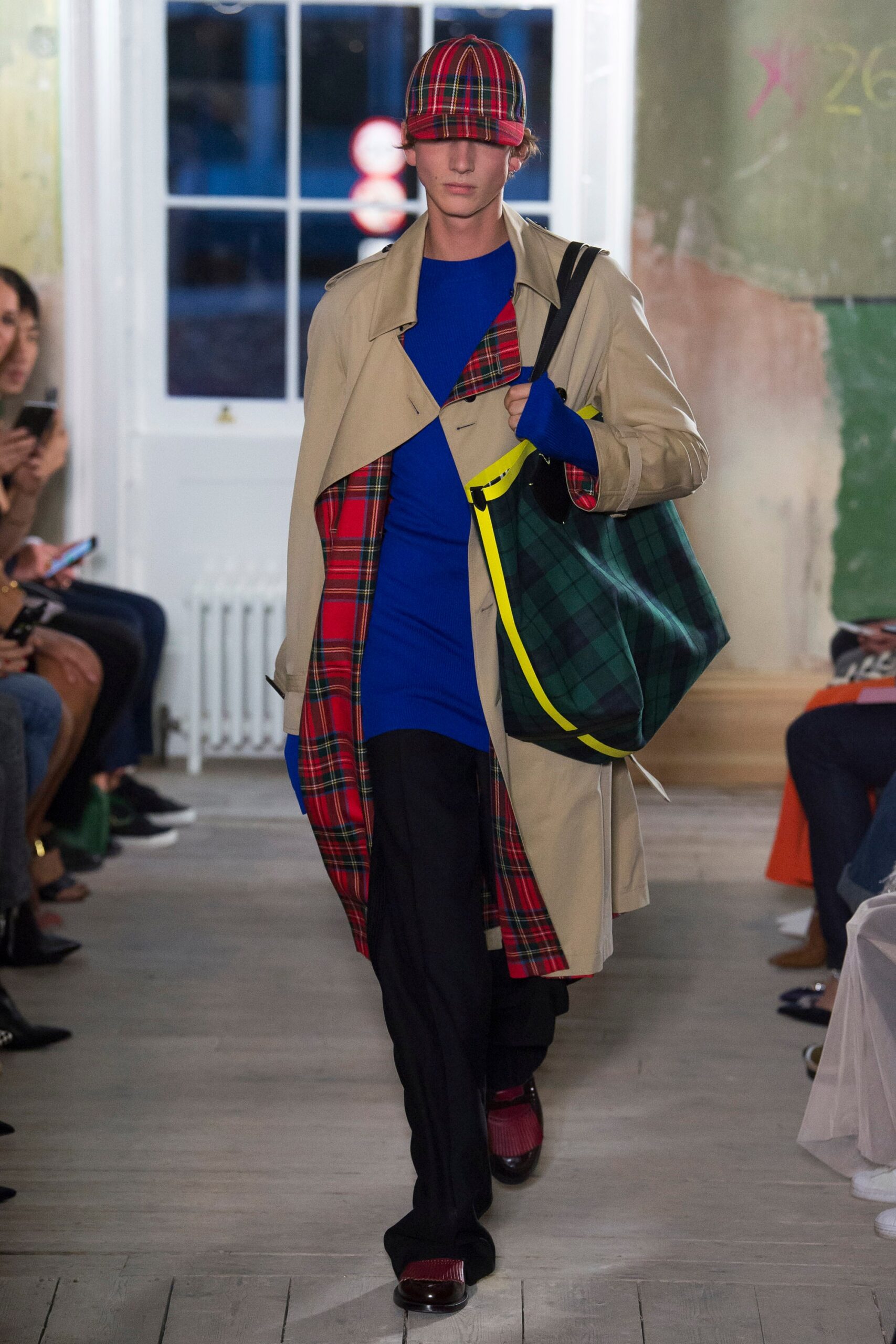 Burberry F/W 17 Look 276