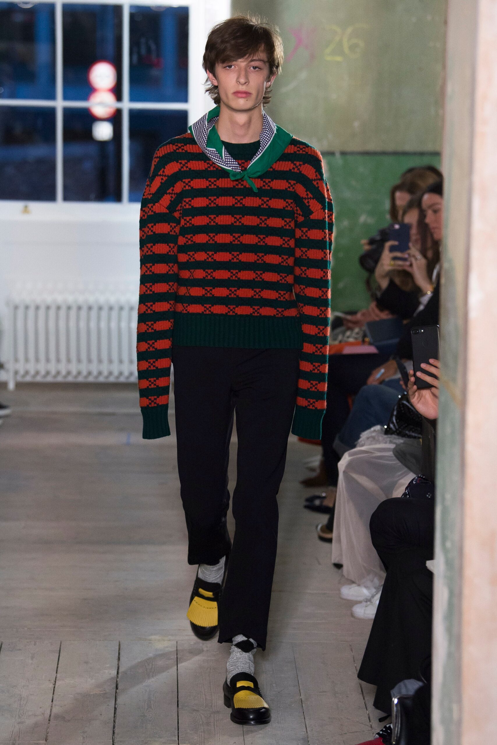 Burberry F/W 17 Look 288