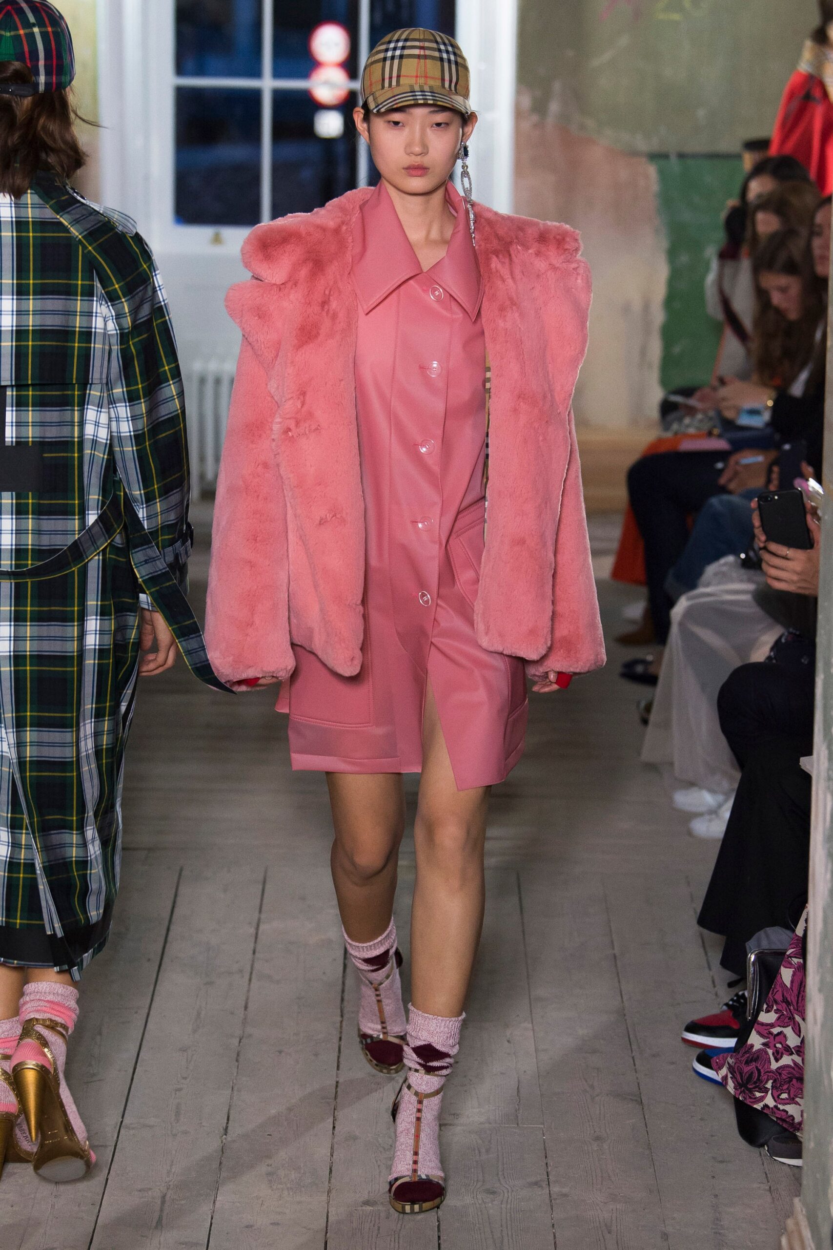 Burberry F/W 17 Look 304