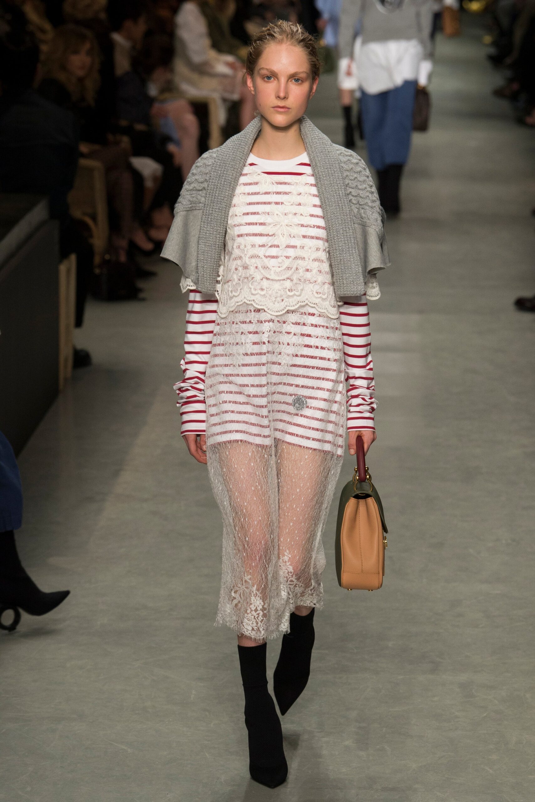 Burberry S/S 17 Look 373