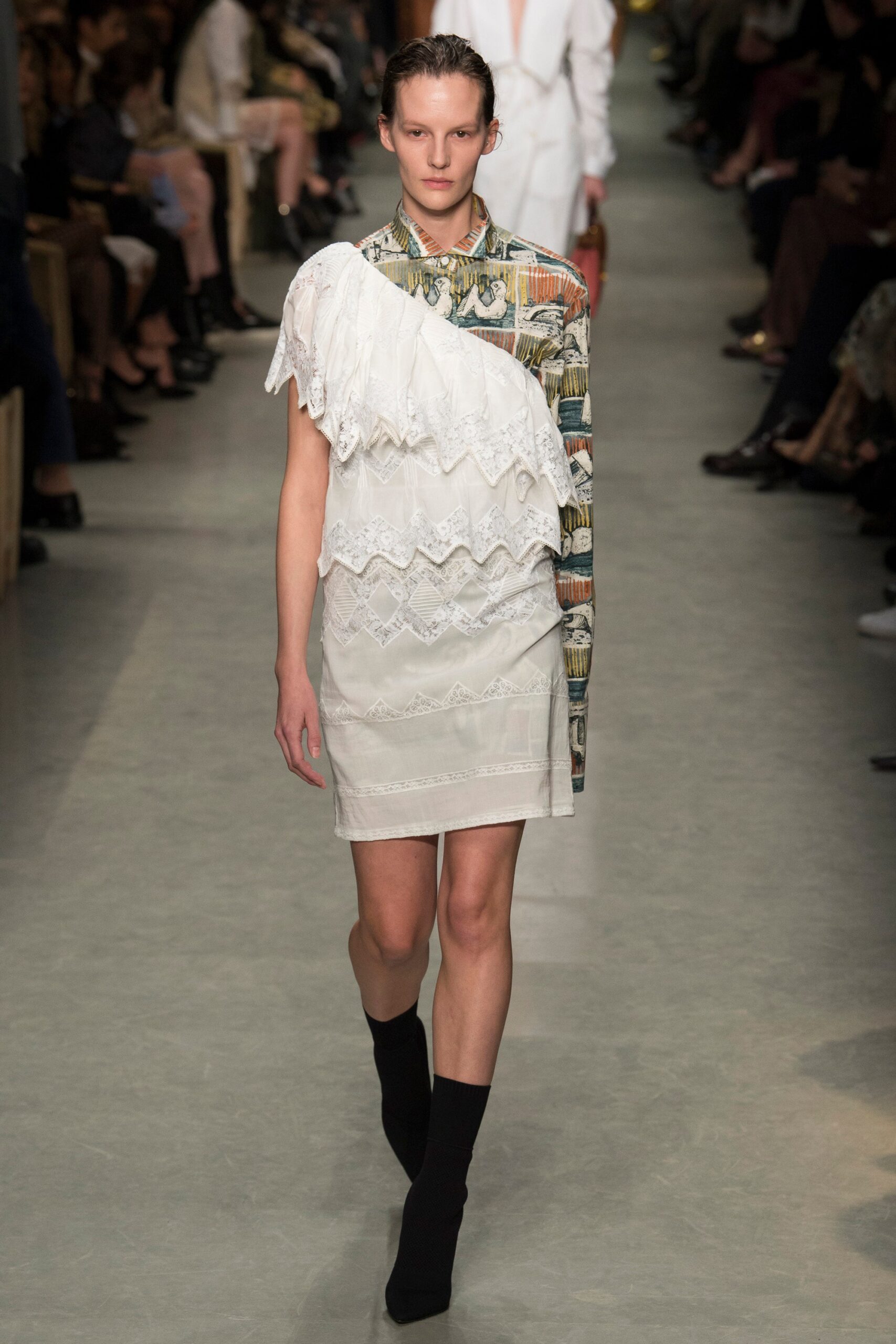Burberry S/S 17 Look 457