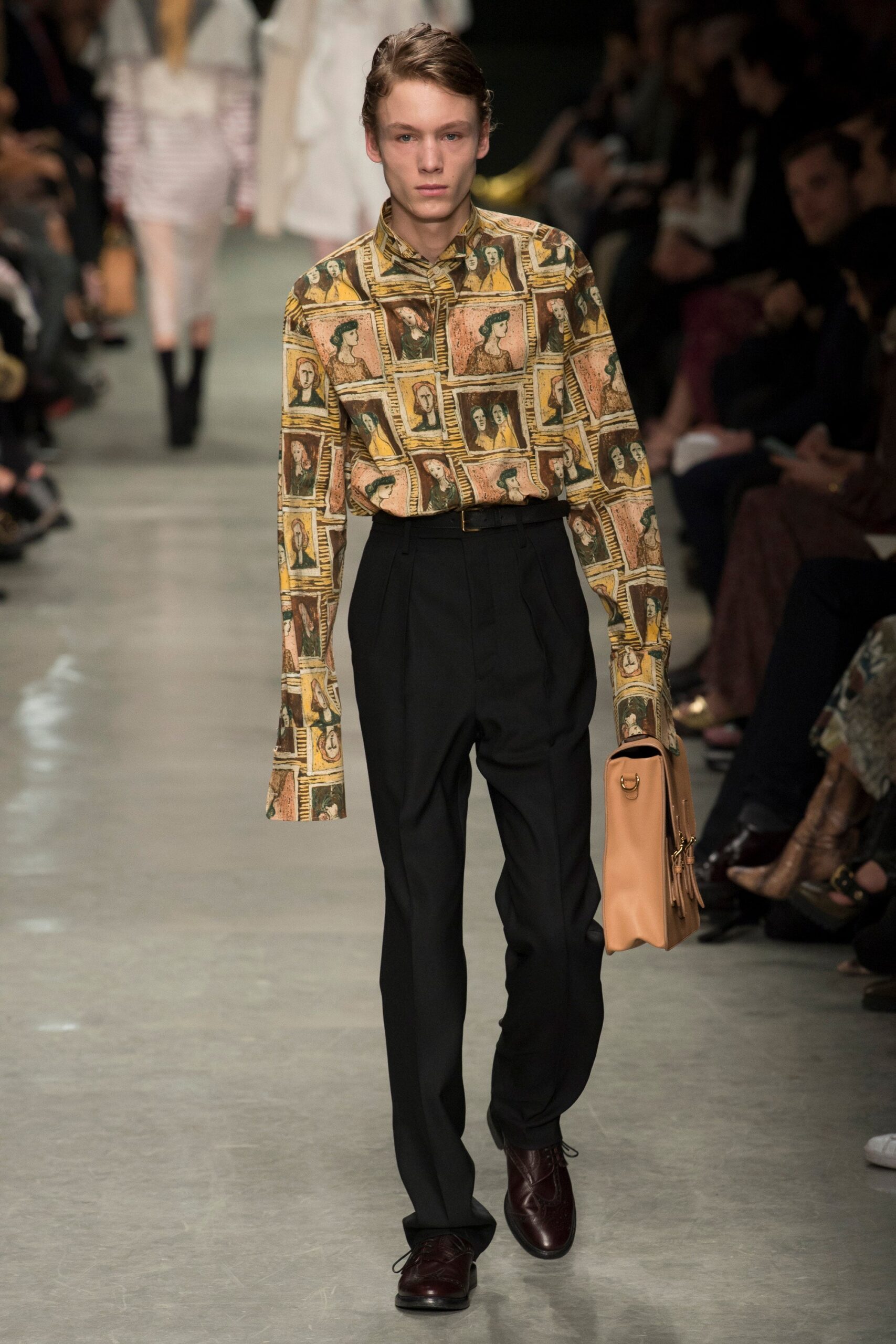 Burberry S/S 17 Look 480