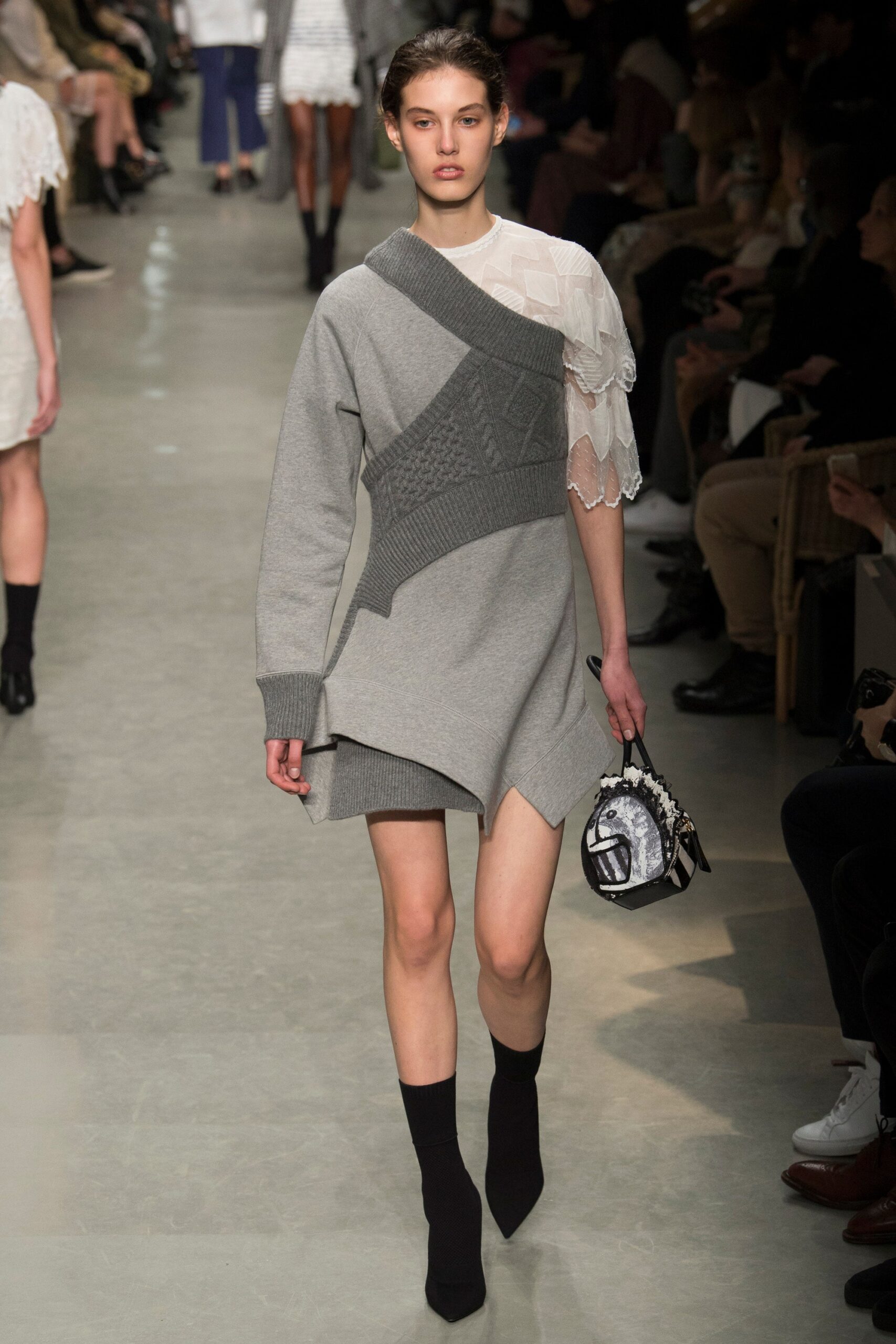 Burberry S/S 17 Look 504