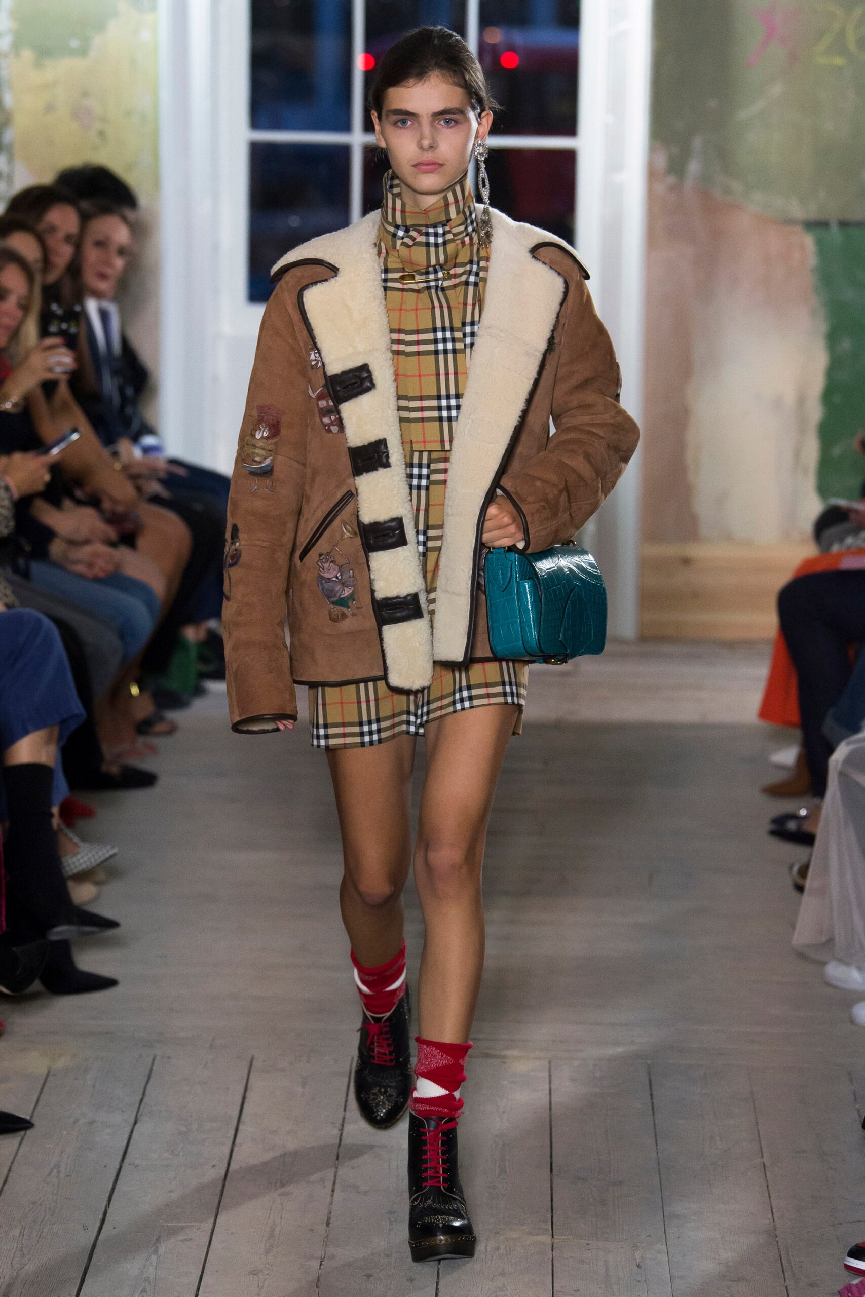 Burberry F/W 17 Look 422