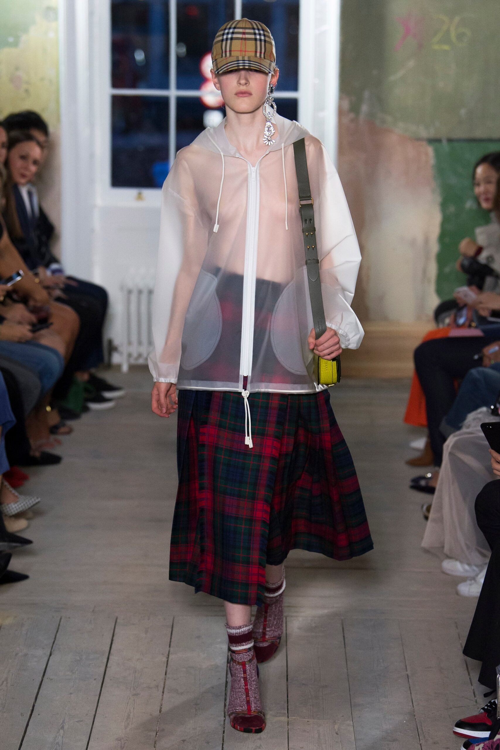 Burberry F/W 17 Look 449