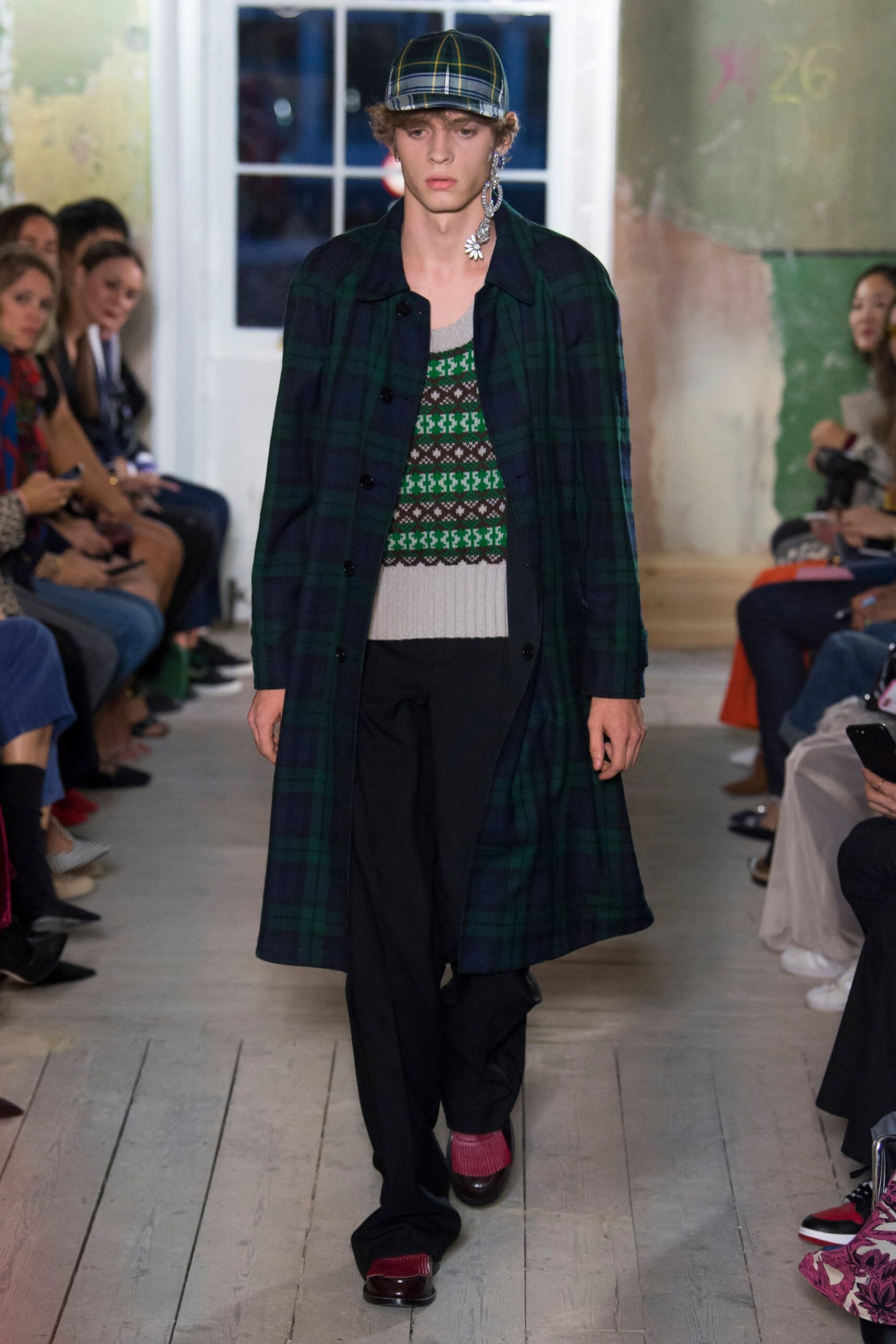 Burberry F/W 17 Look 453