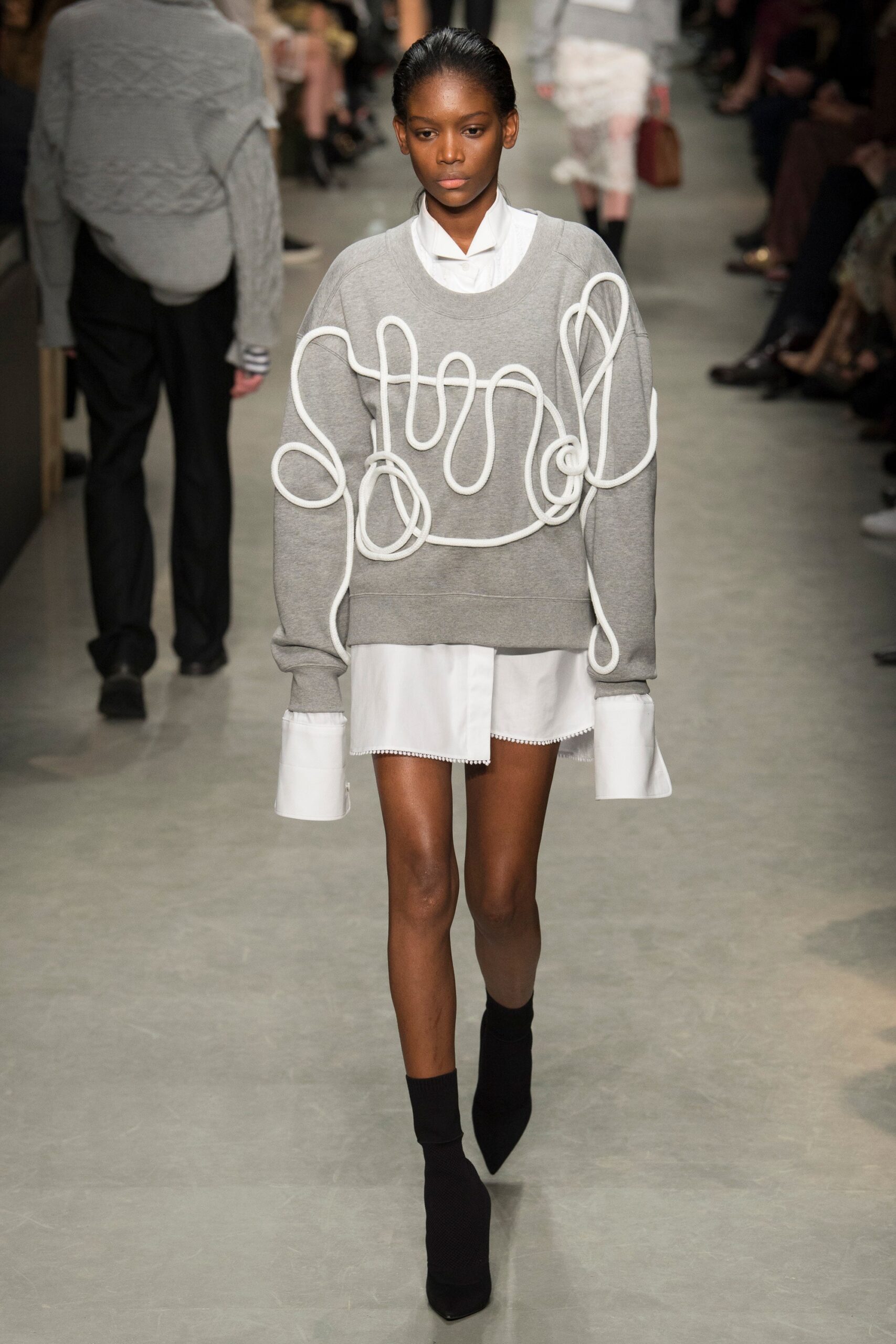 Burberry S/S 17 Look 583