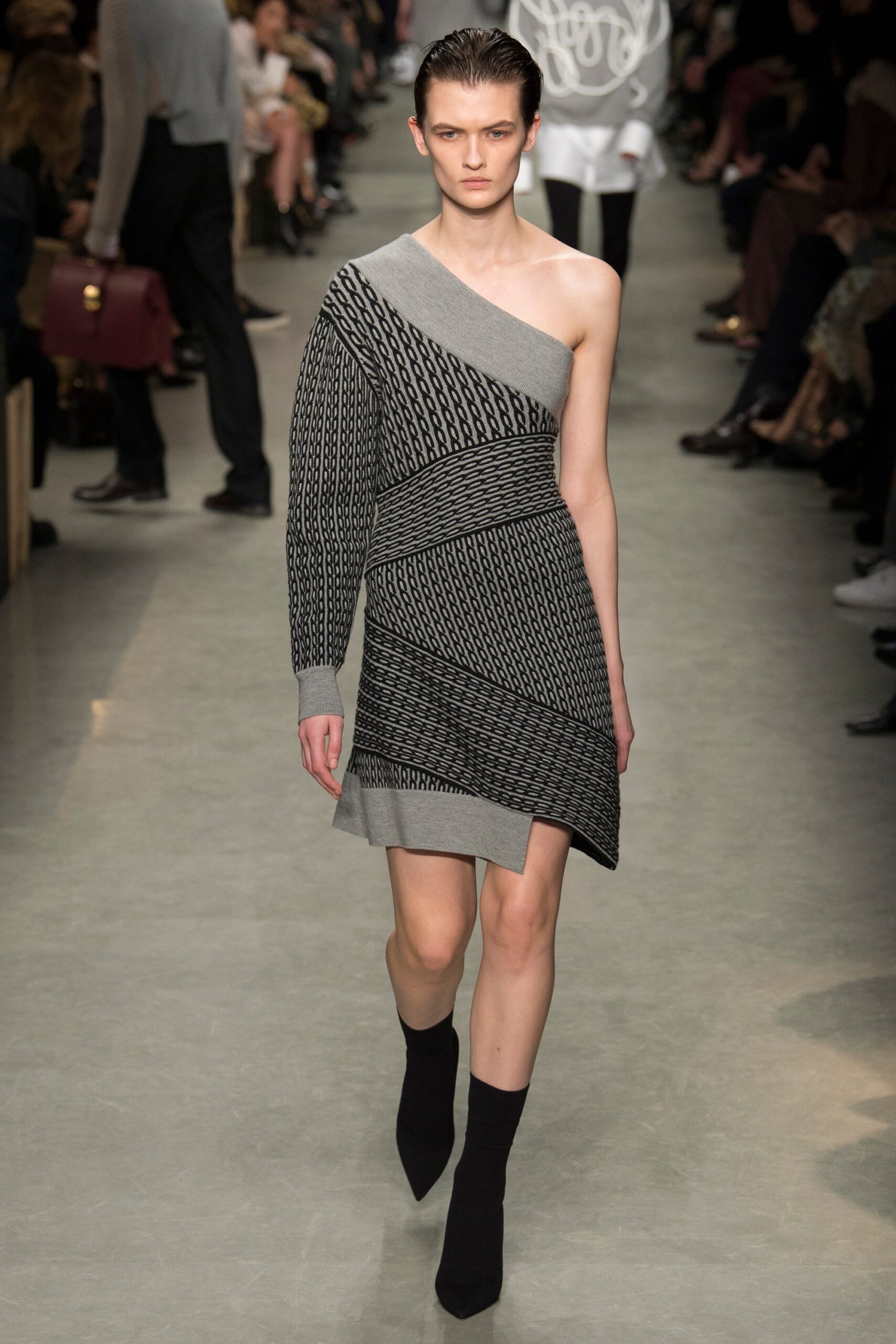 Burberry S/S 17 Look 605