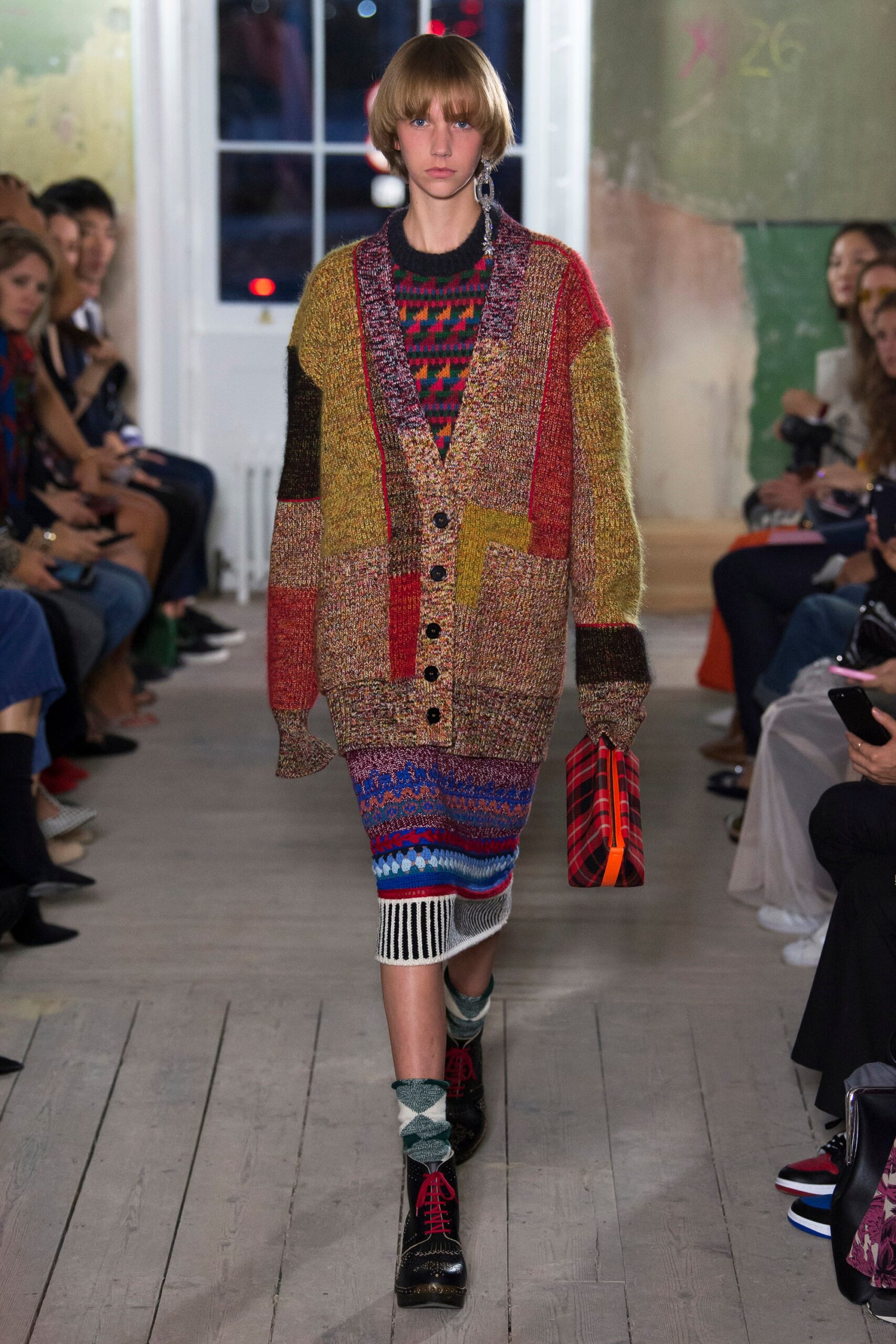 Burberry F/W 17 Look 497
