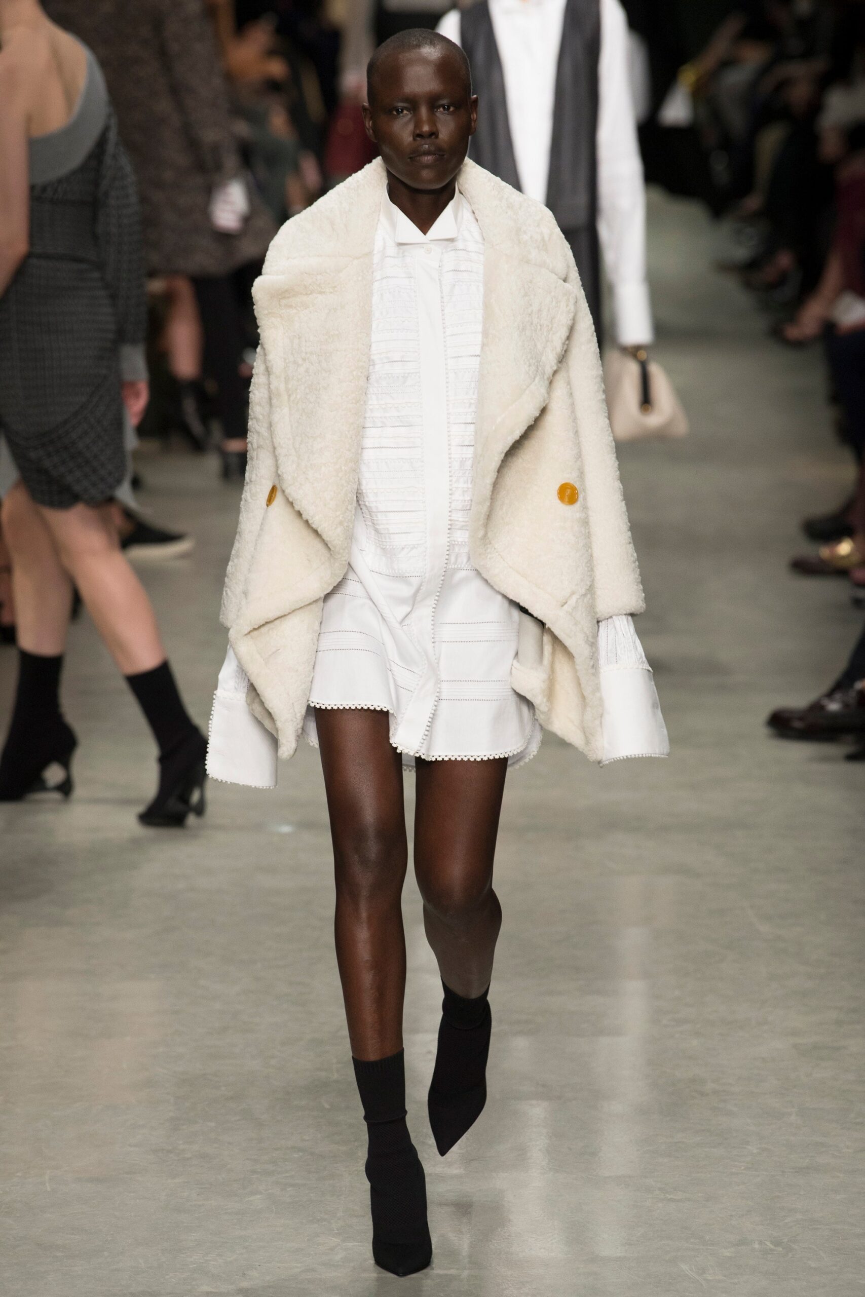 Burberry S/S 17 Look 648
