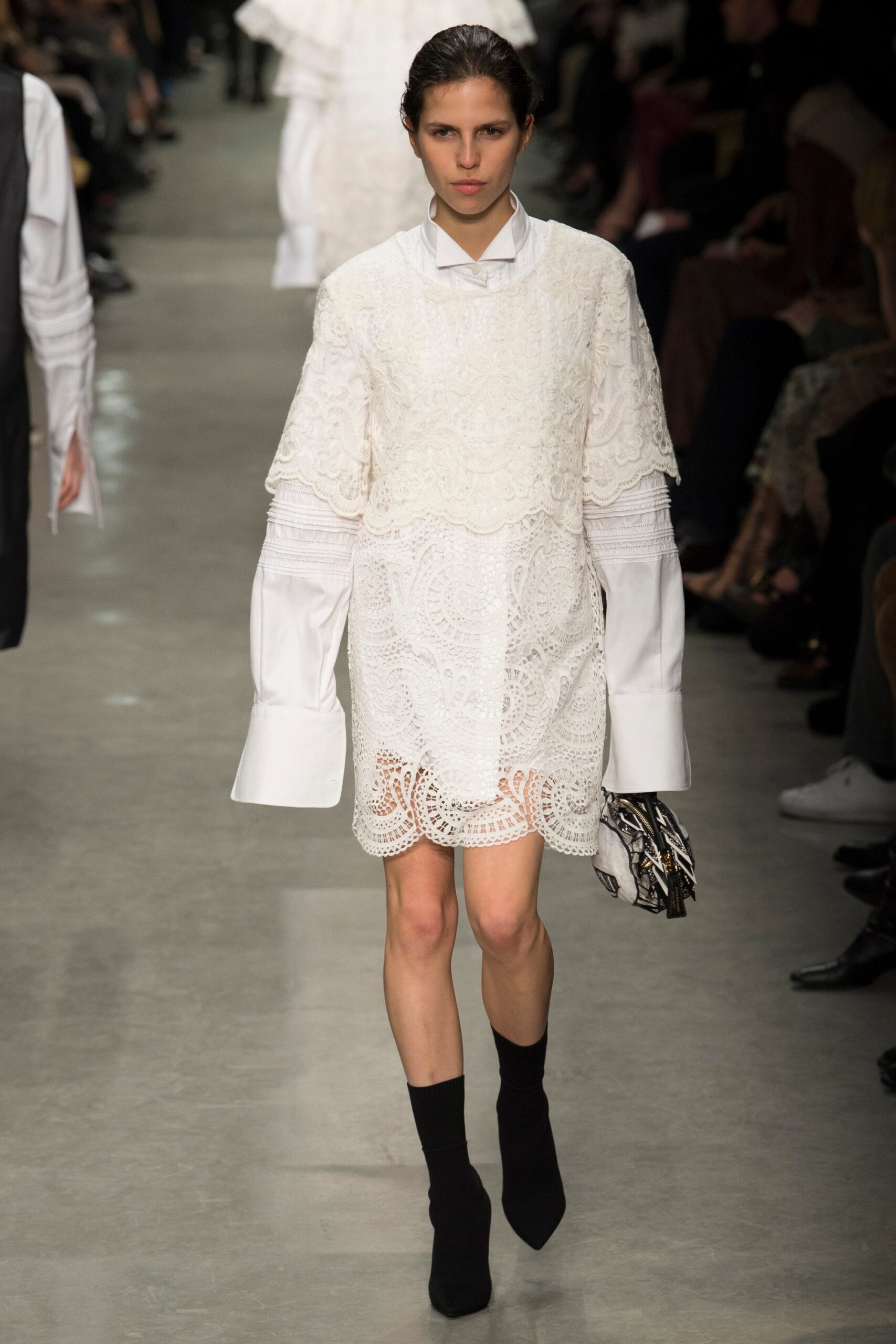 Burberry S/S 17 Look 717