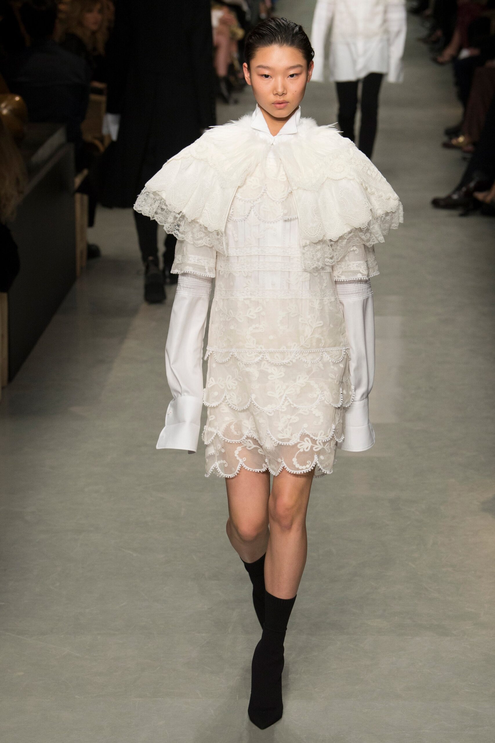 Burberry S/S 17 Look 726