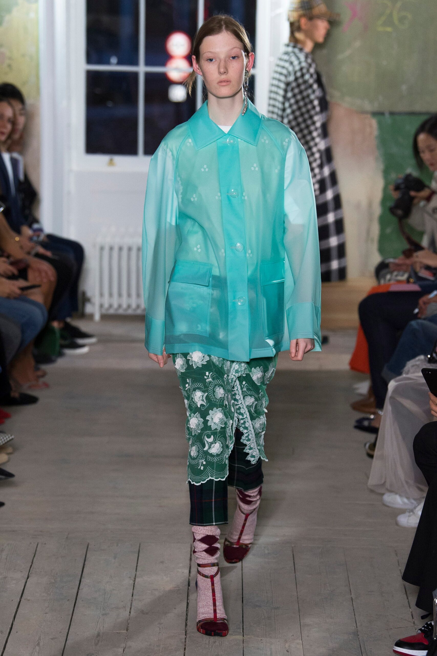 Burberry F/W 17 Look 581