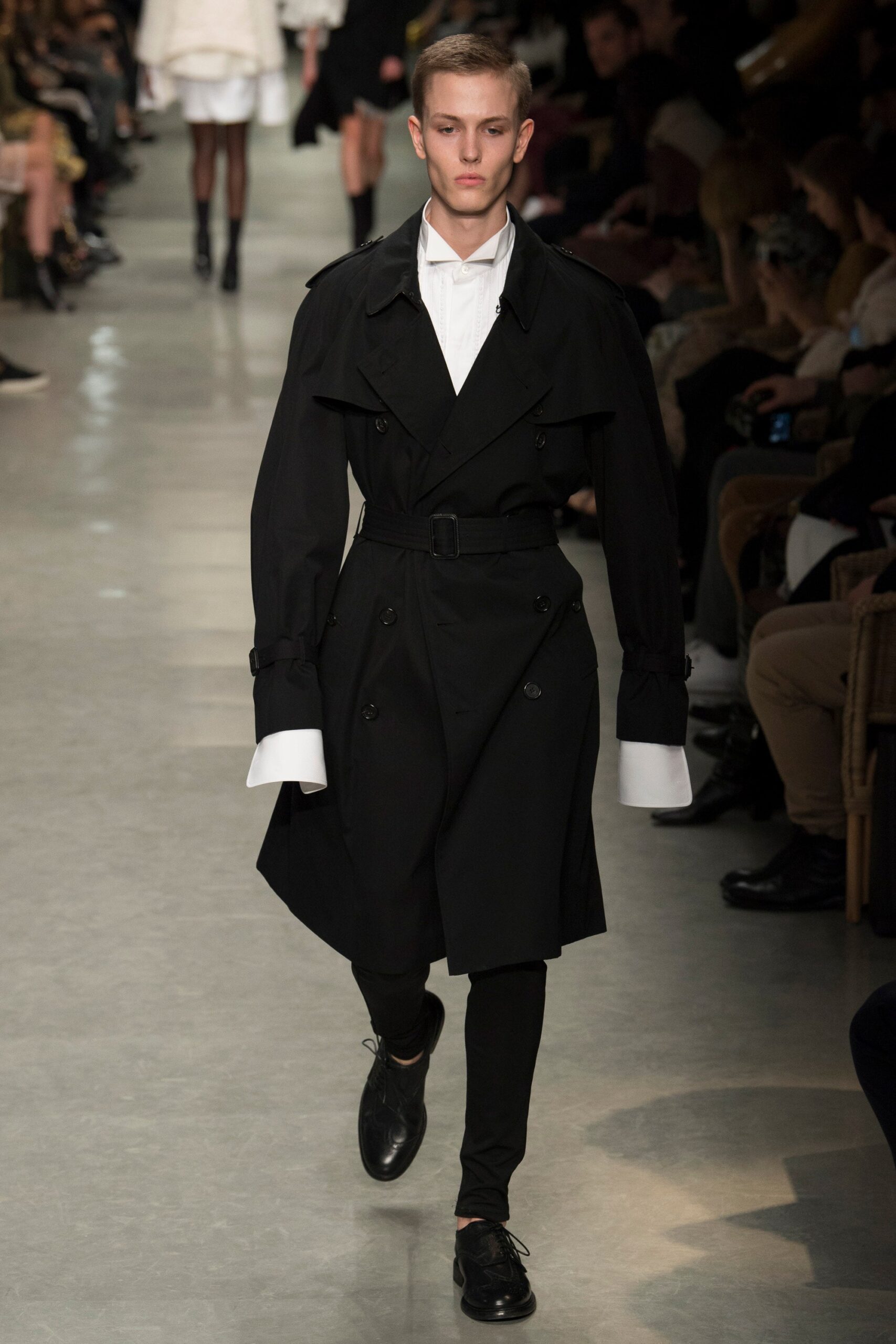 Burberry S/S 17 Look 757