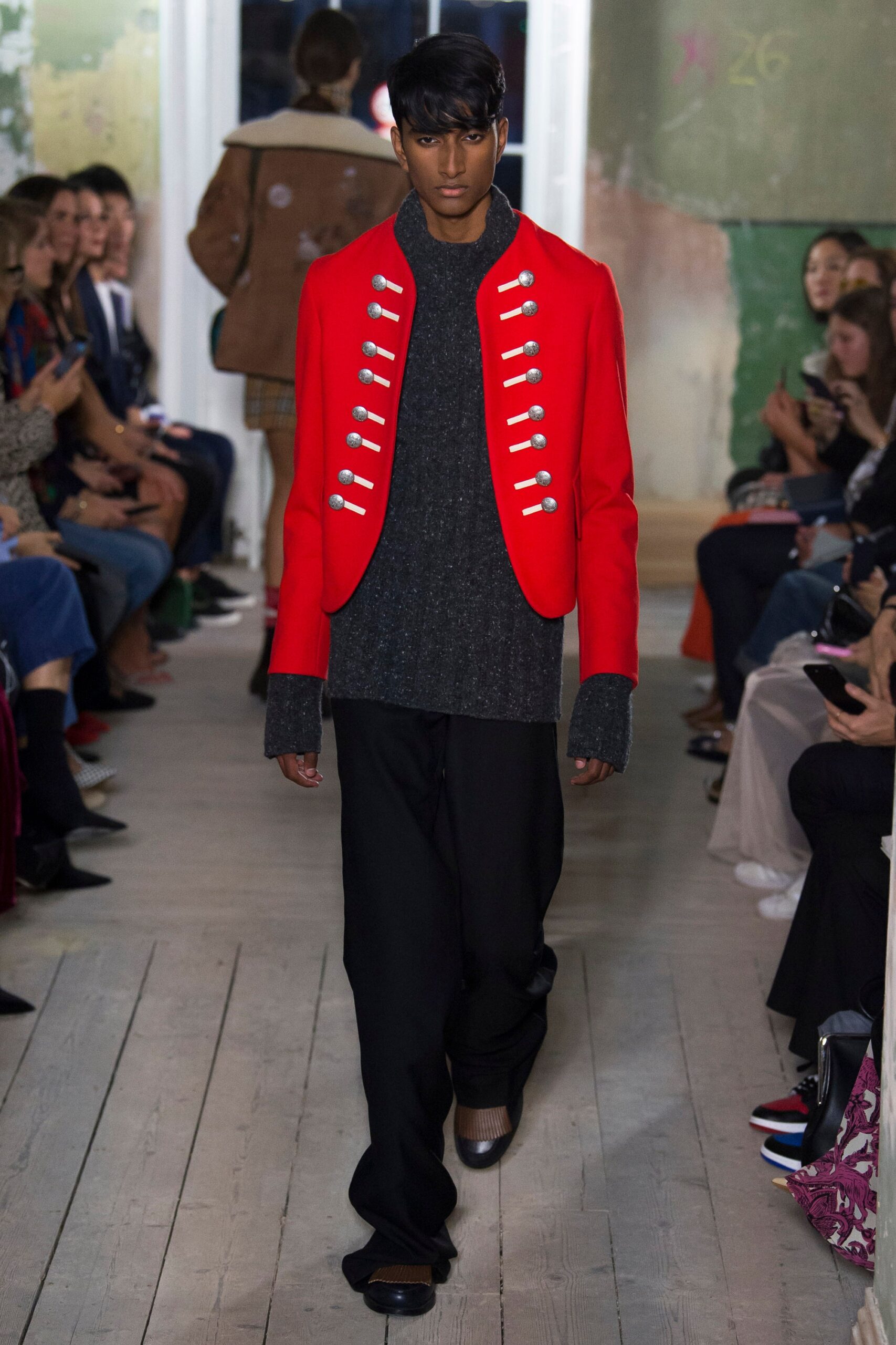 Burberry F/W 17 Look 607