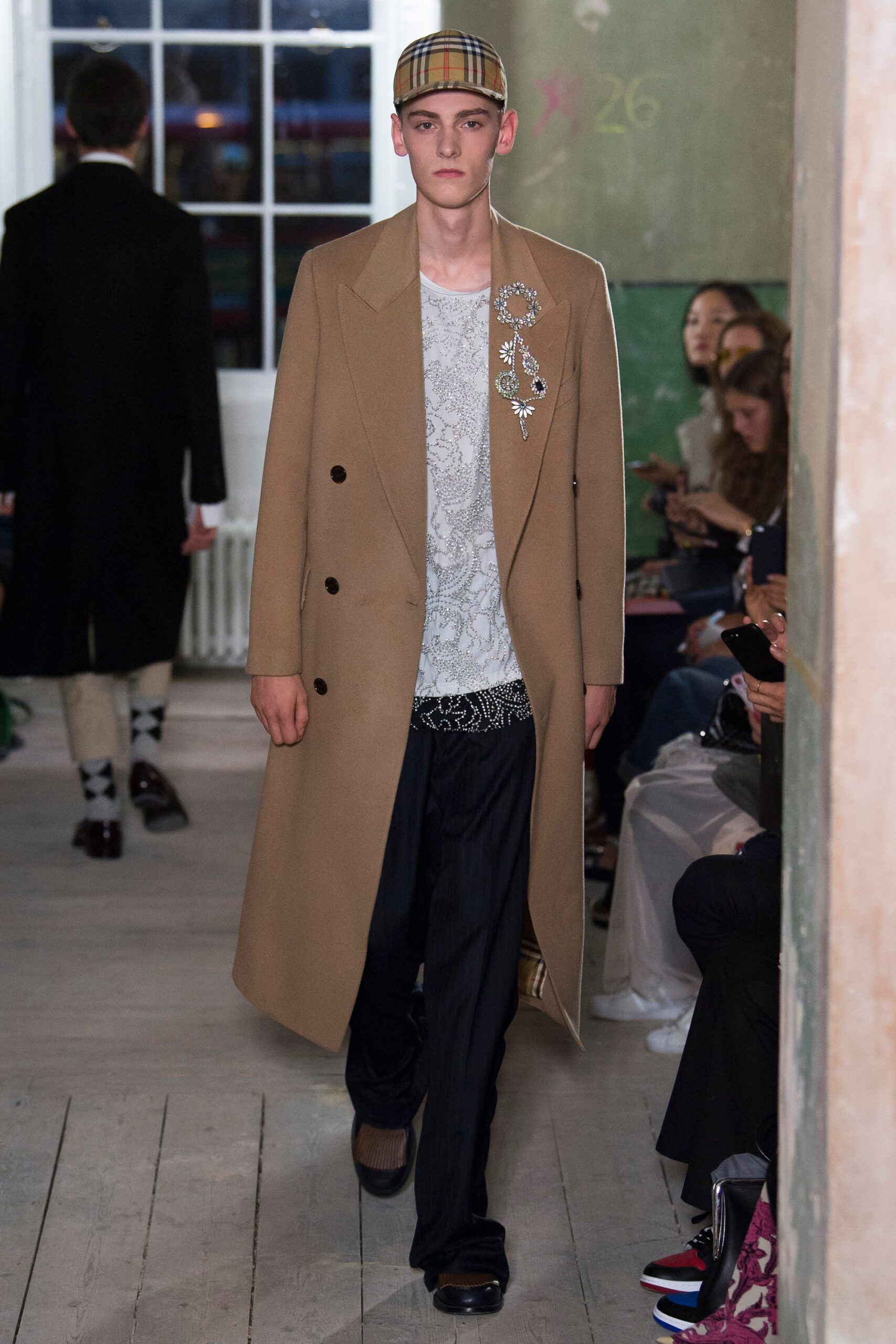 Burberry F/W 17 Look 649
