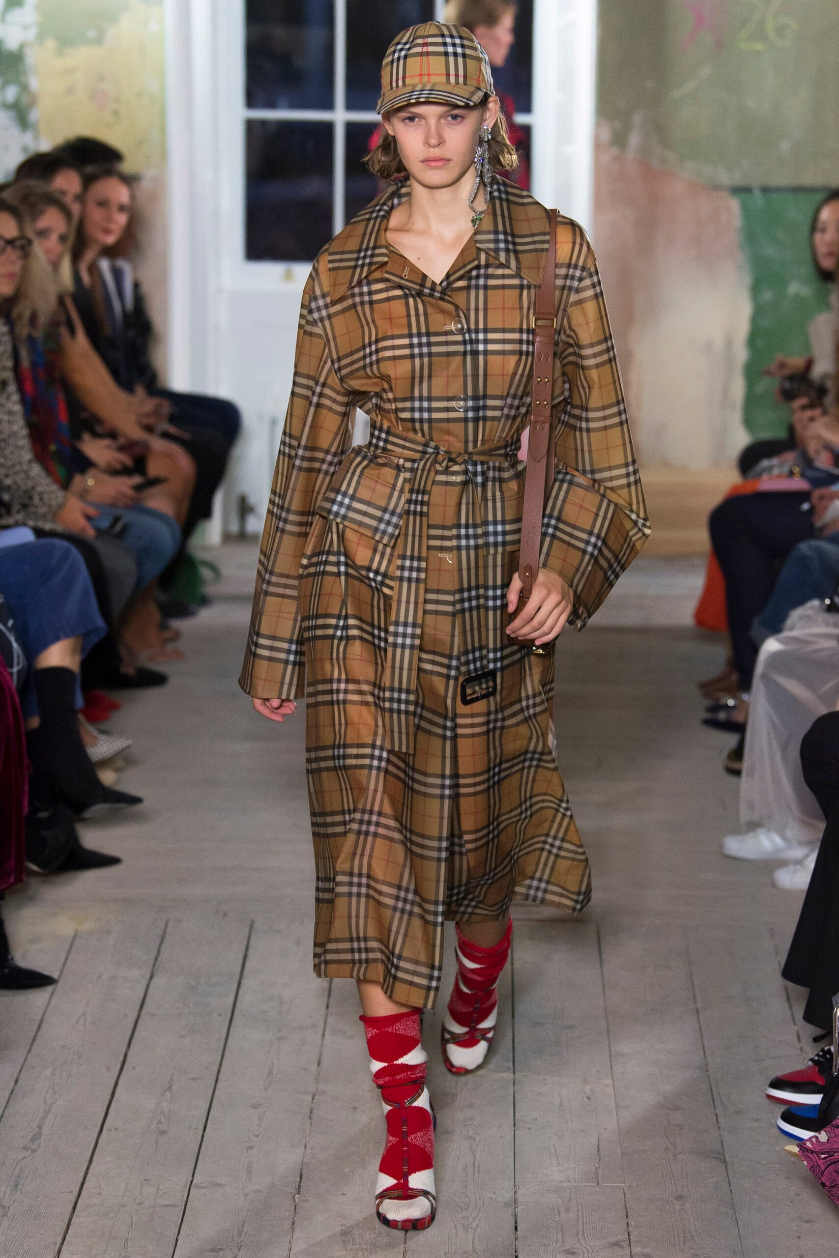 Burberry F/W 17 Look 677