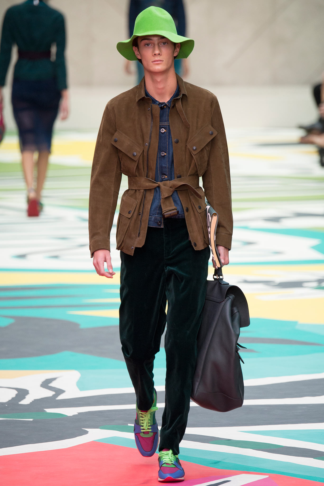 Burberry S/S 15 Look 95
