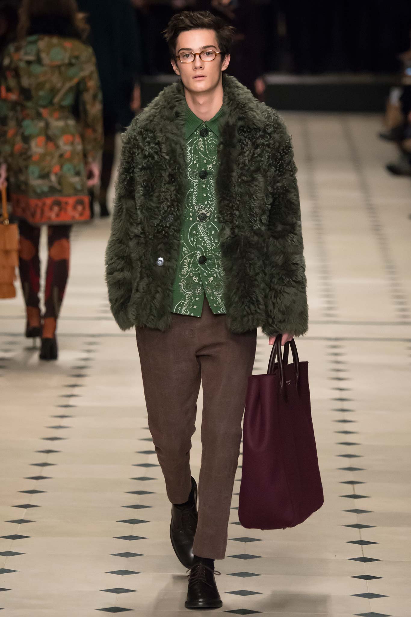 Burberry F/W 15 Look 82