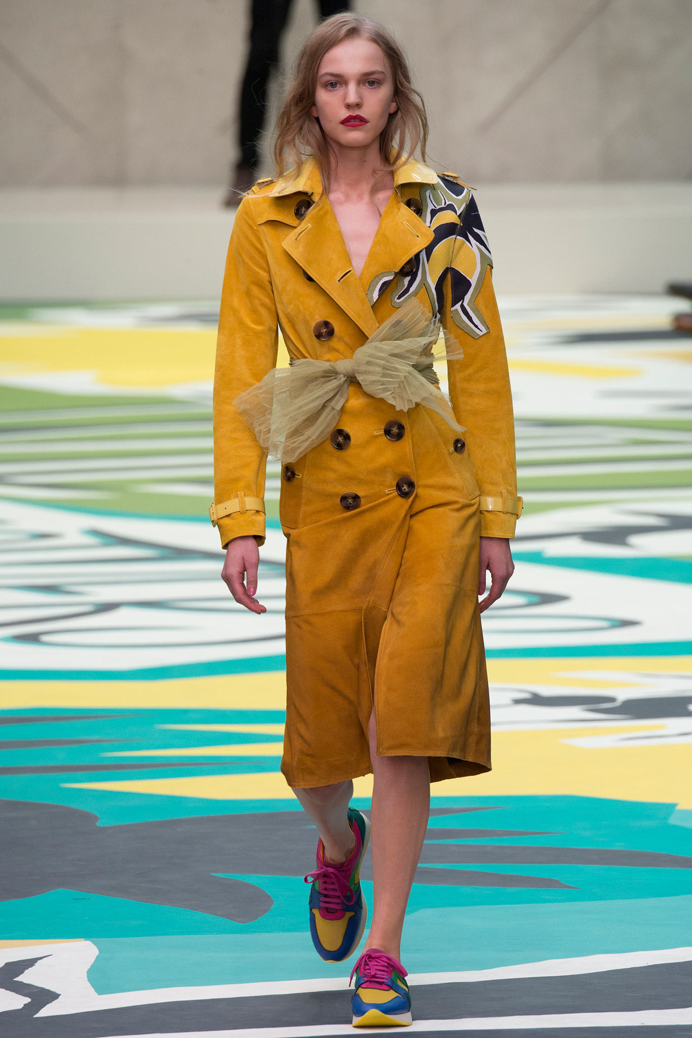 Burberry S/S 15 Look 123