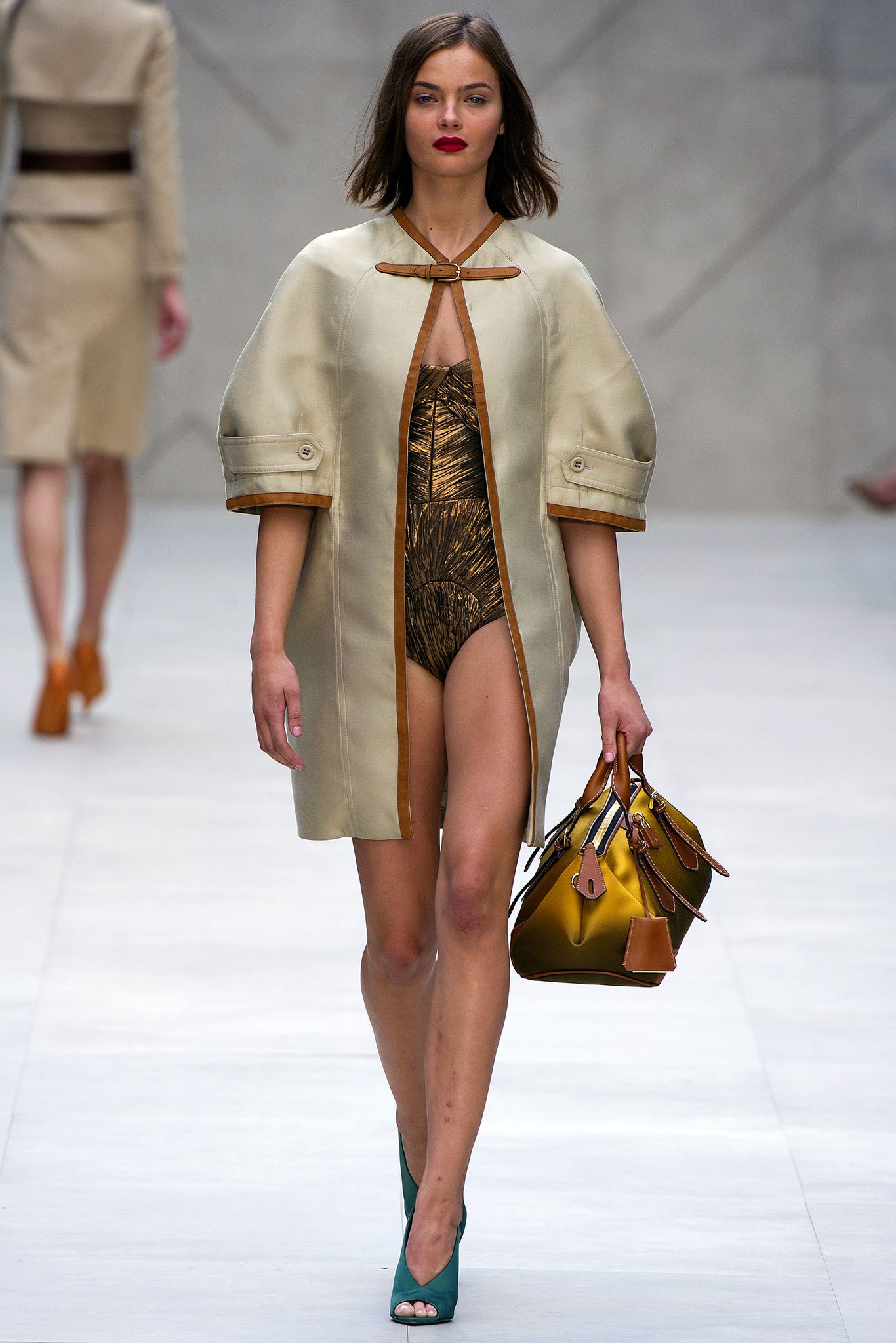 Burberry S/S 13 Look 123