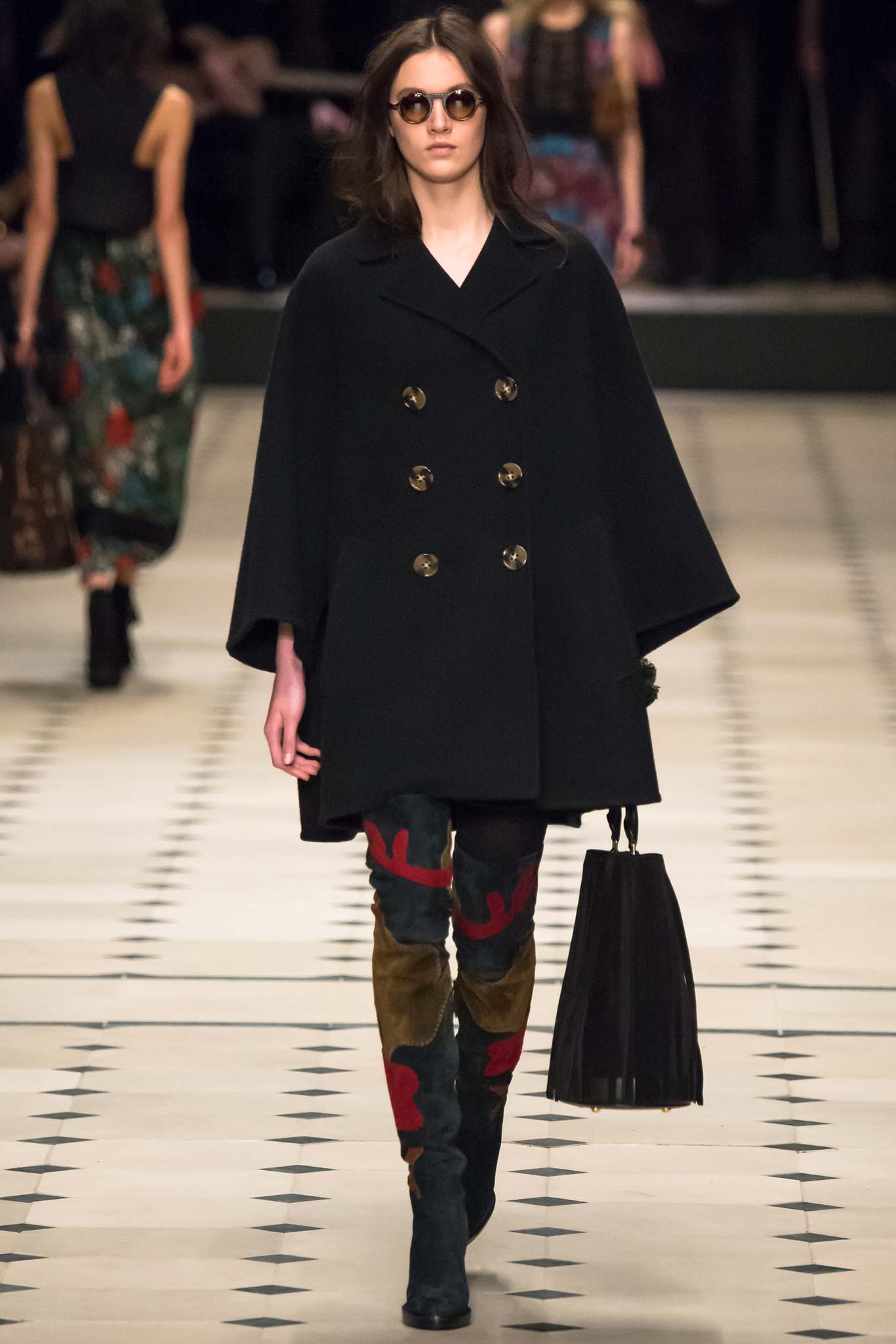 Burberry F/W 15 Look 120