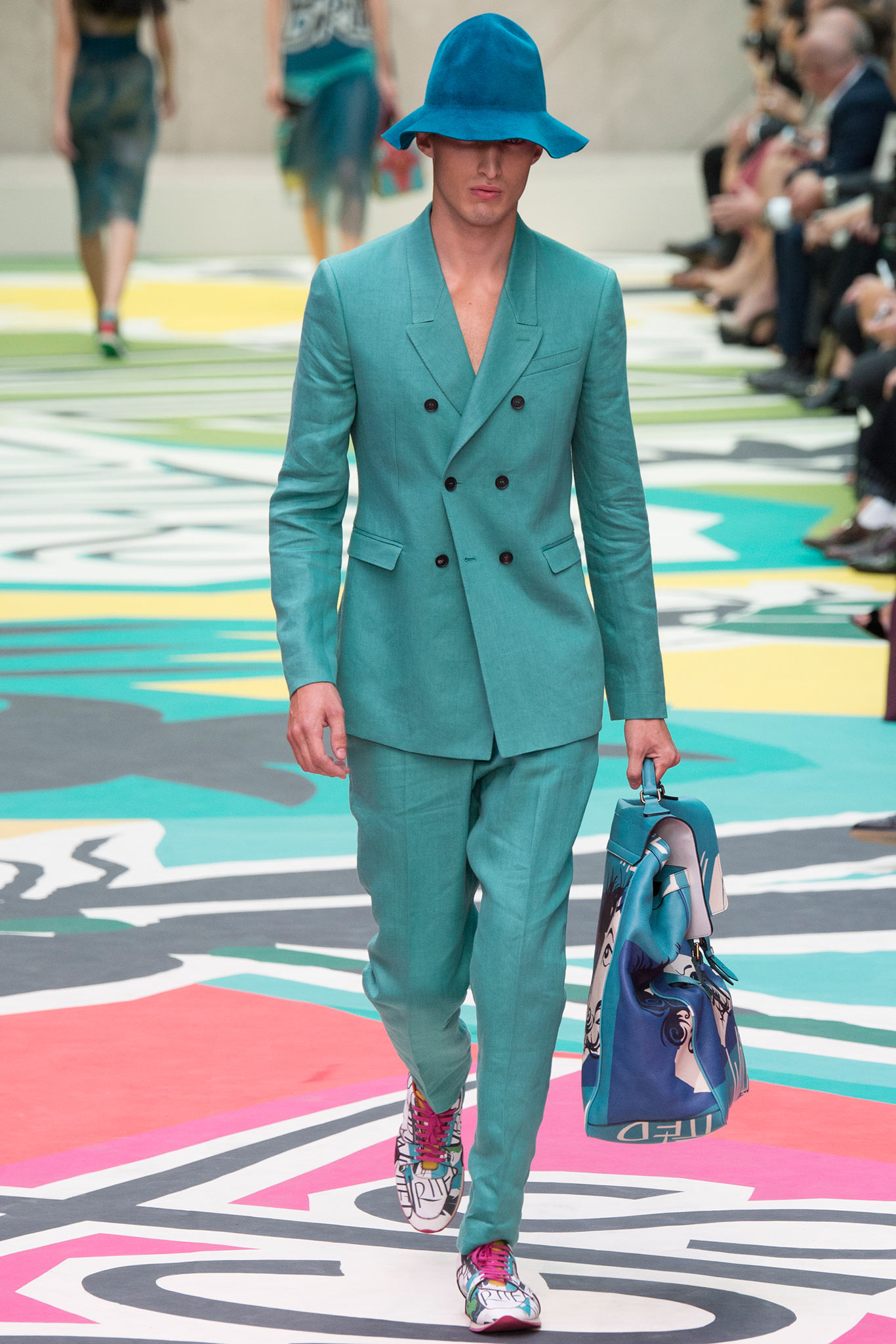 Burberry S/S 15 Look 154