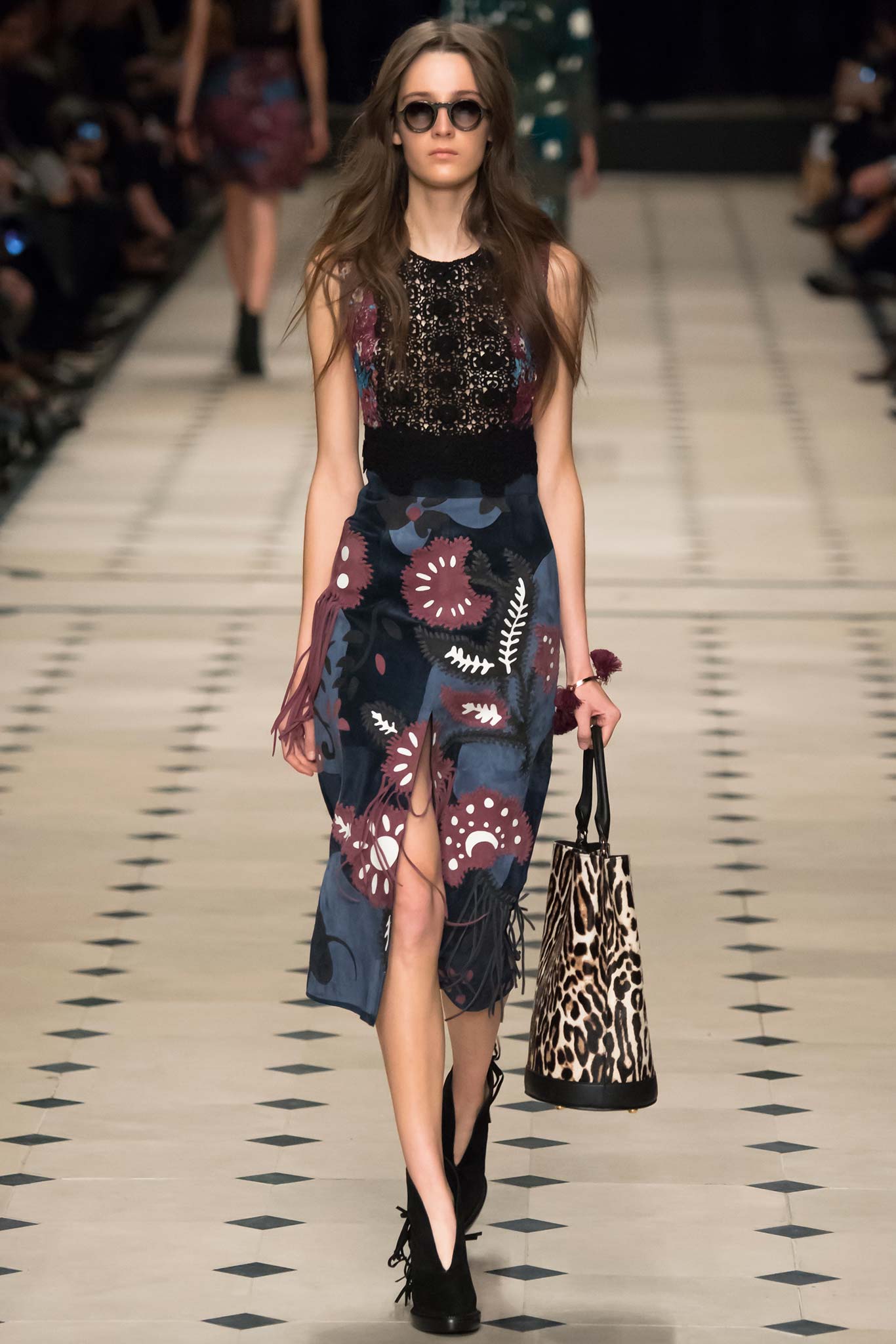 Burberry F/W 15 Look 136