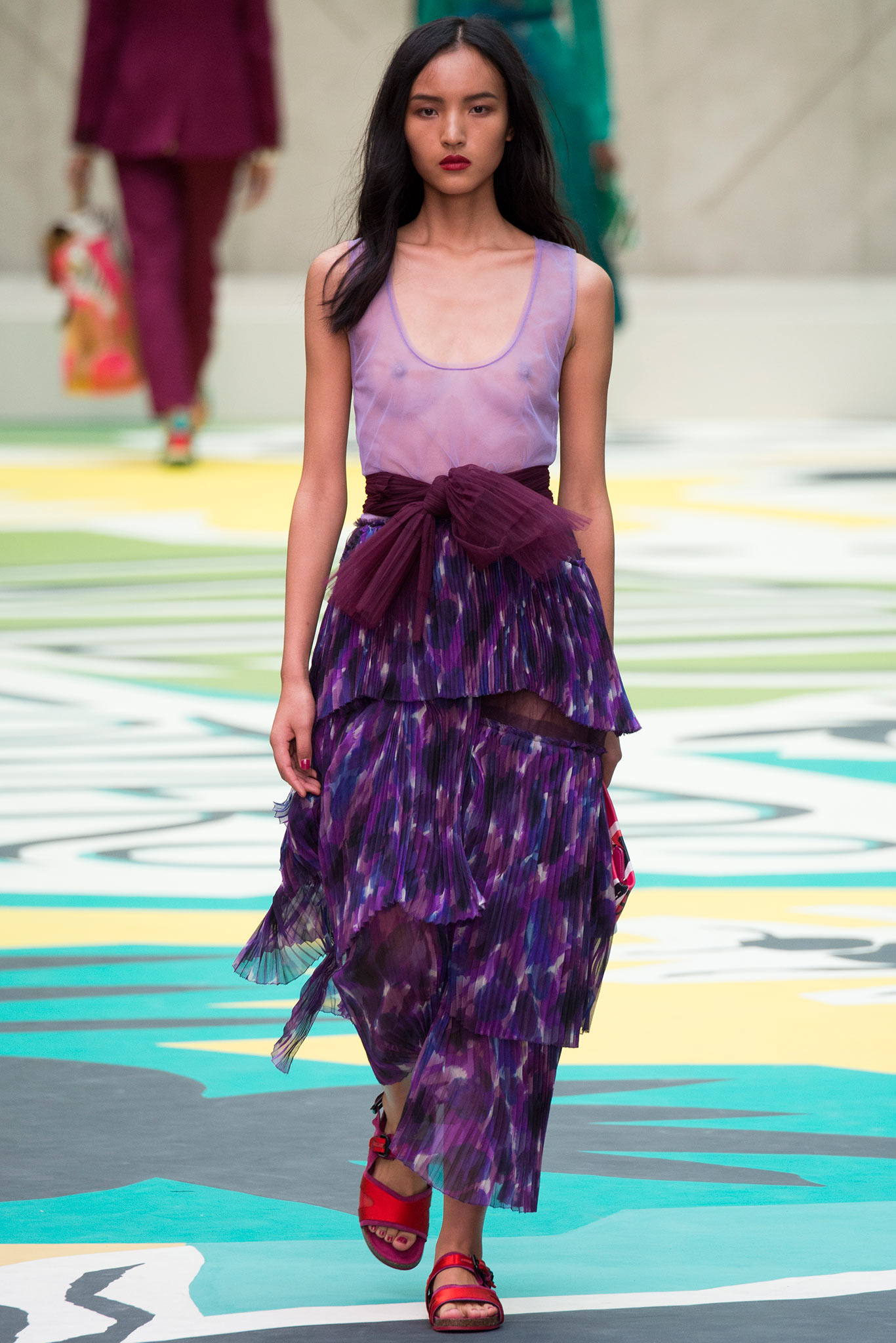 Burberry S/S 15 Look 205