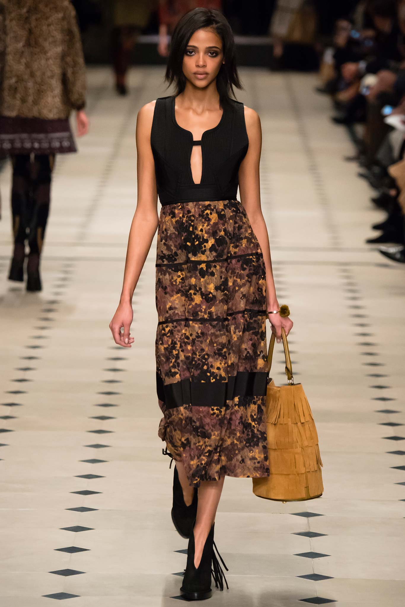 Burberry F/W 15 Look 168